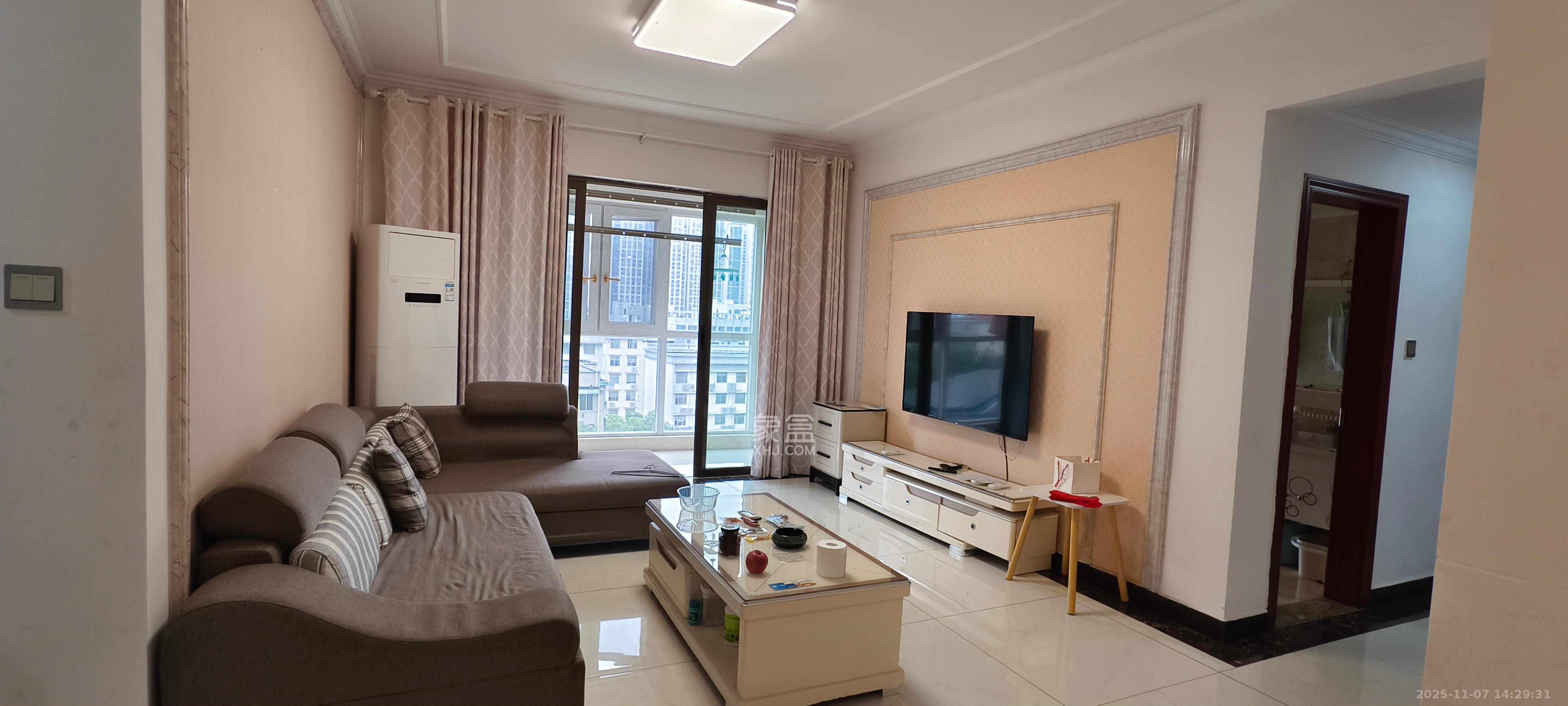 第六都（陆都小区）  4室2厅2卫    4000.0元/月