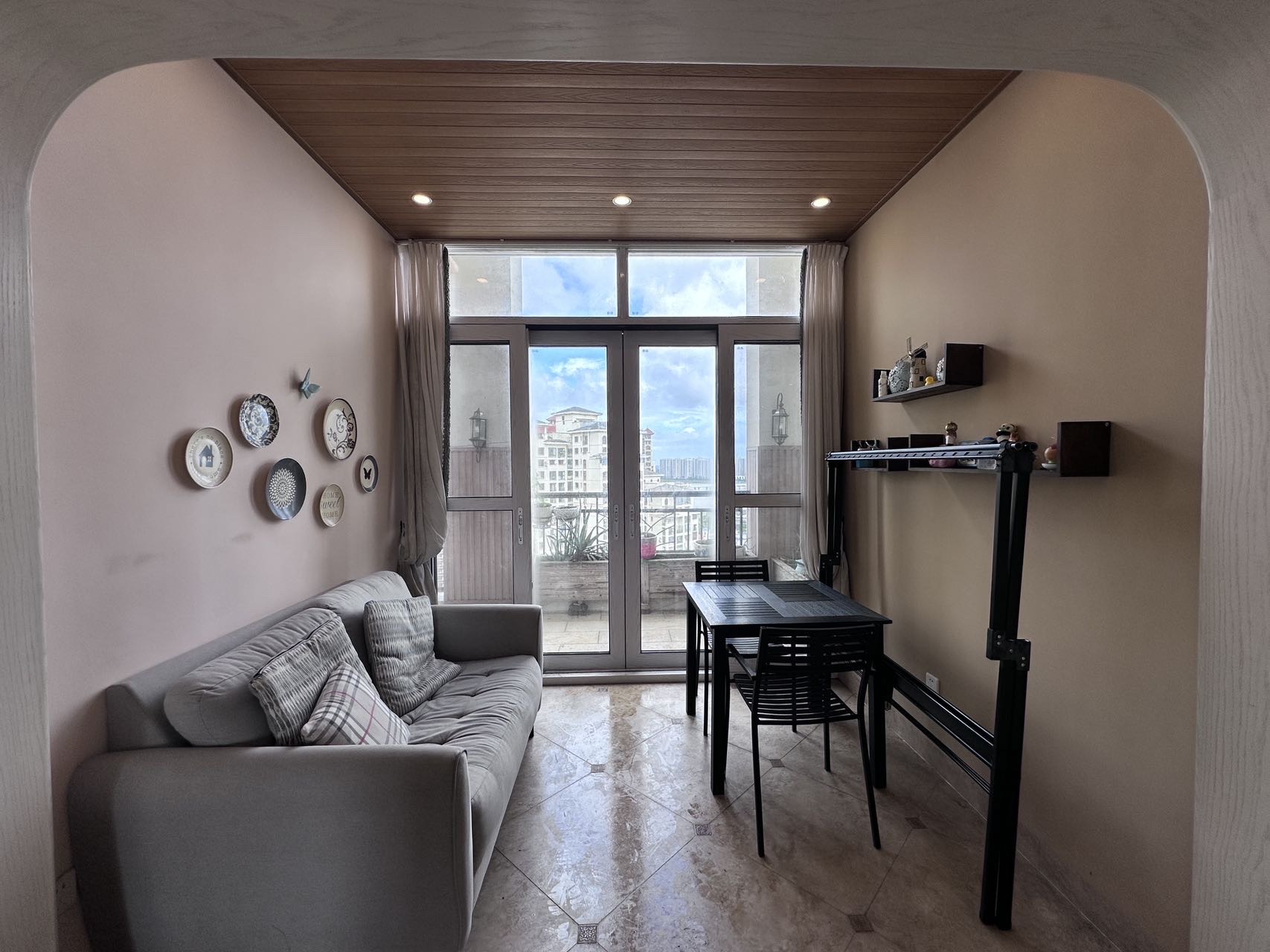 翡翠水城(住宅) 3室3厅2卫 178.0万 翡翠水城(住宅) 3室3厅2卫 178.0万客厅