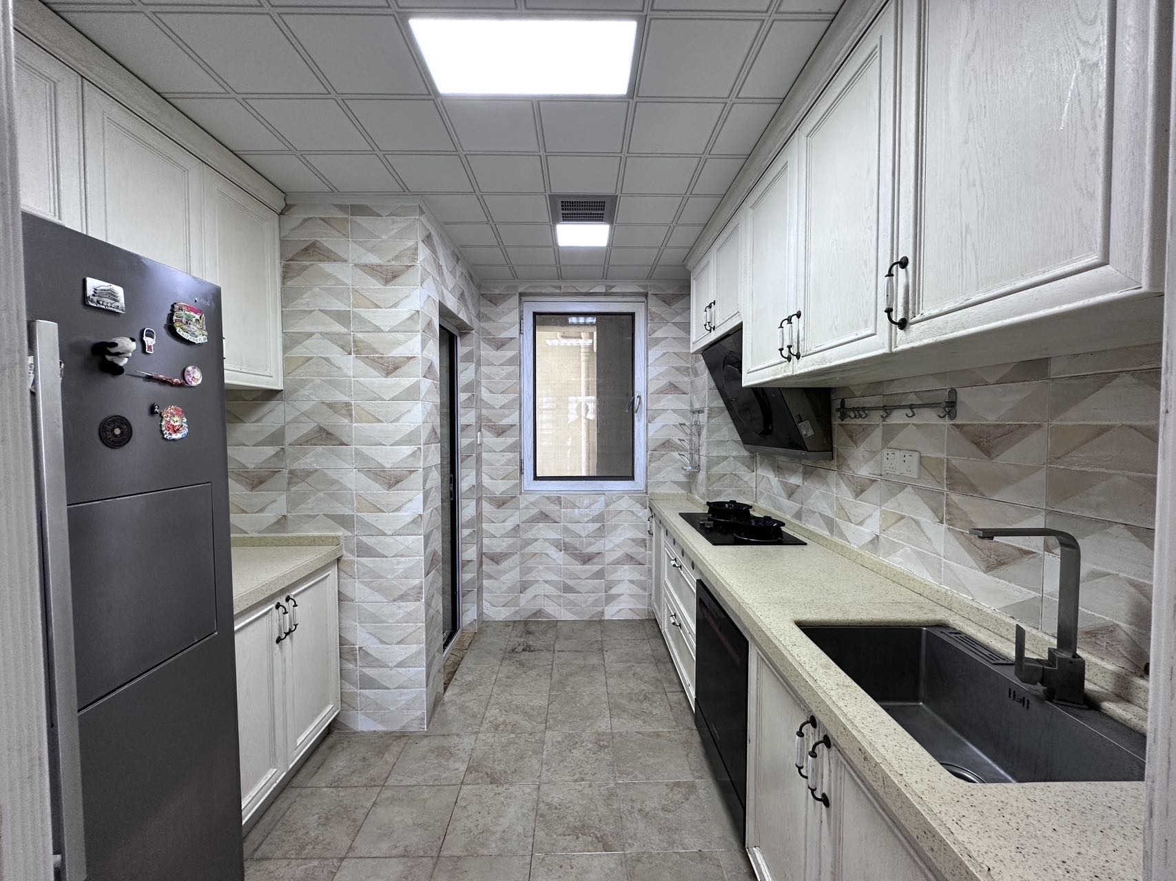 翡翠水城（住宅）  3室3厅2卫    178.0万客厅