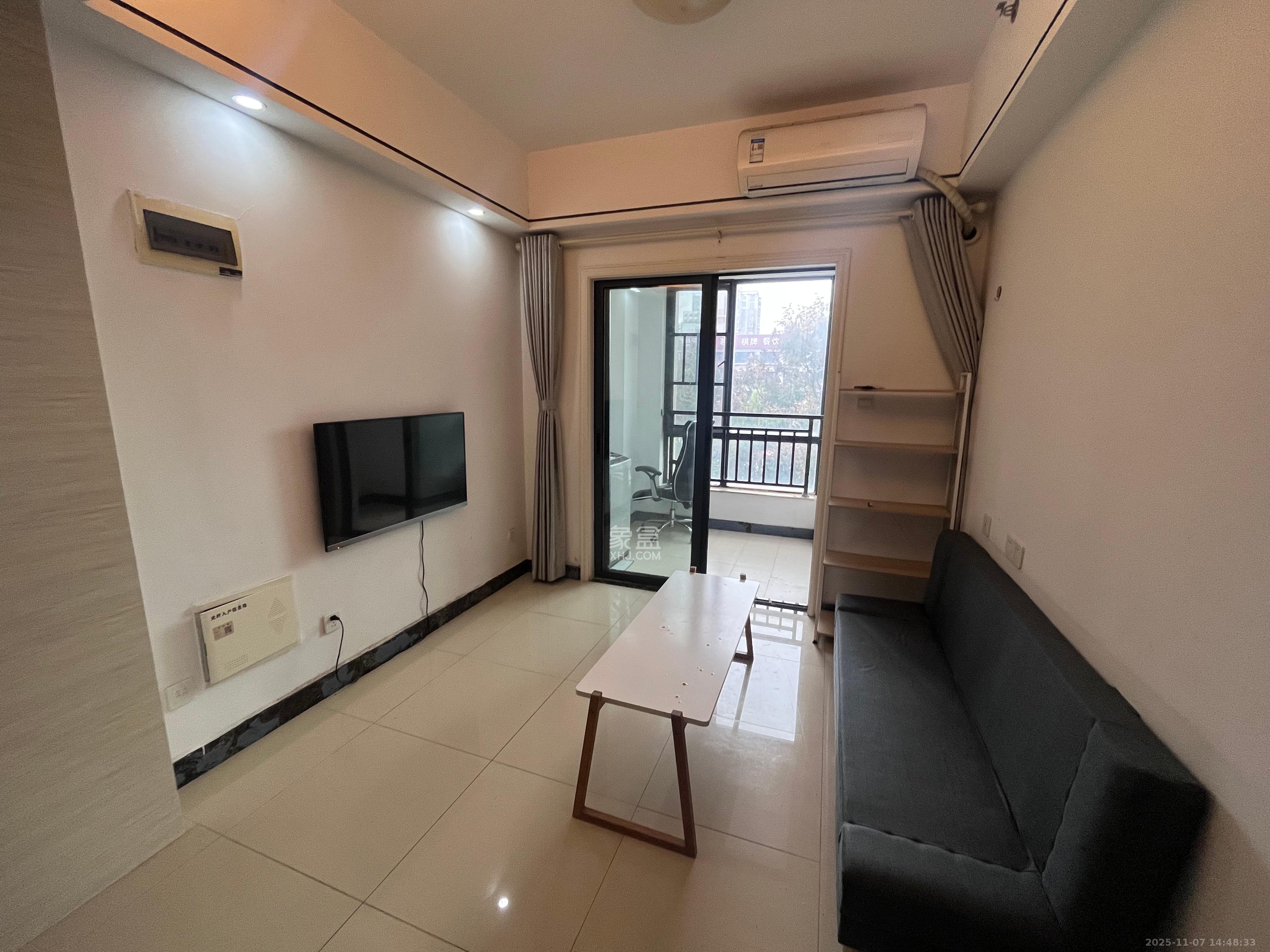 中建木莲工社 1室1厅1卫 1400.0元/月 中建木莲工社 1室1厅1卫 1400.0元/月室内图