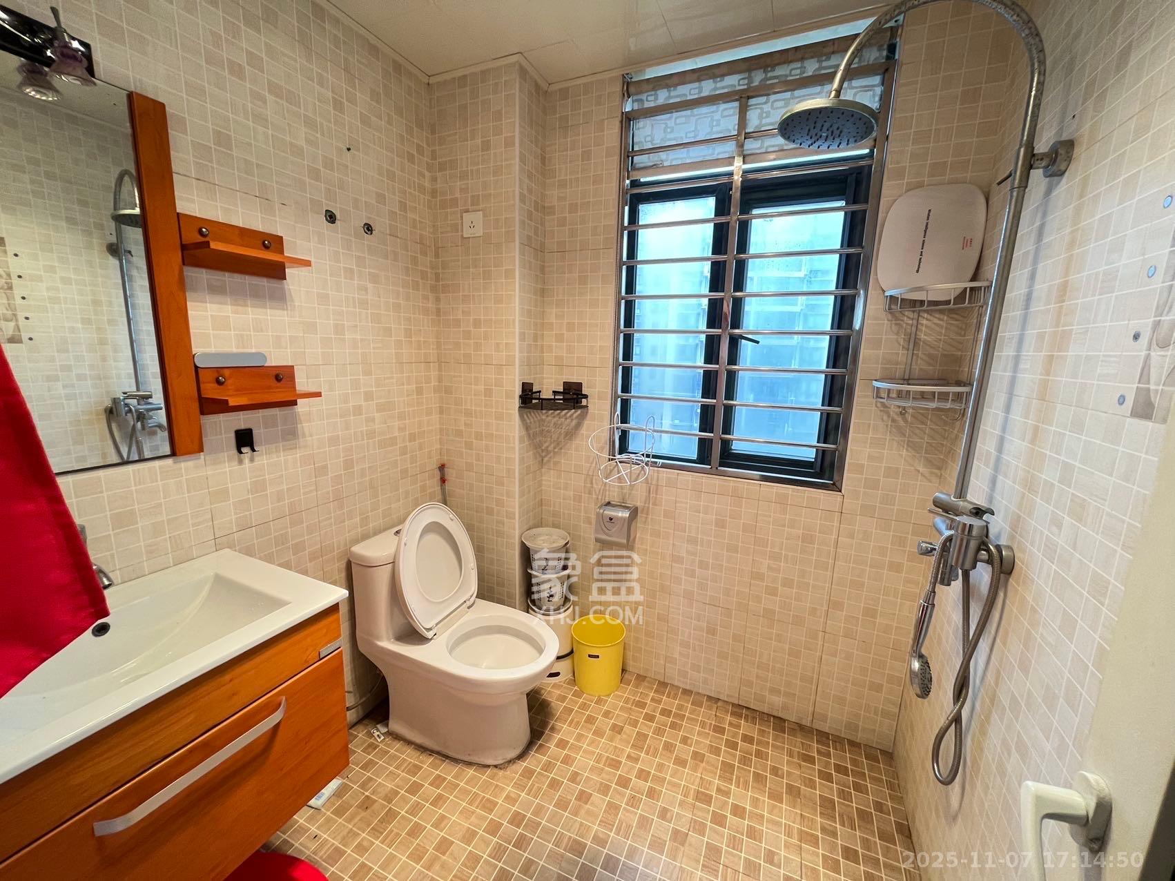 先锋东外滩  3室2厅2卫    2600.0元/月室内图