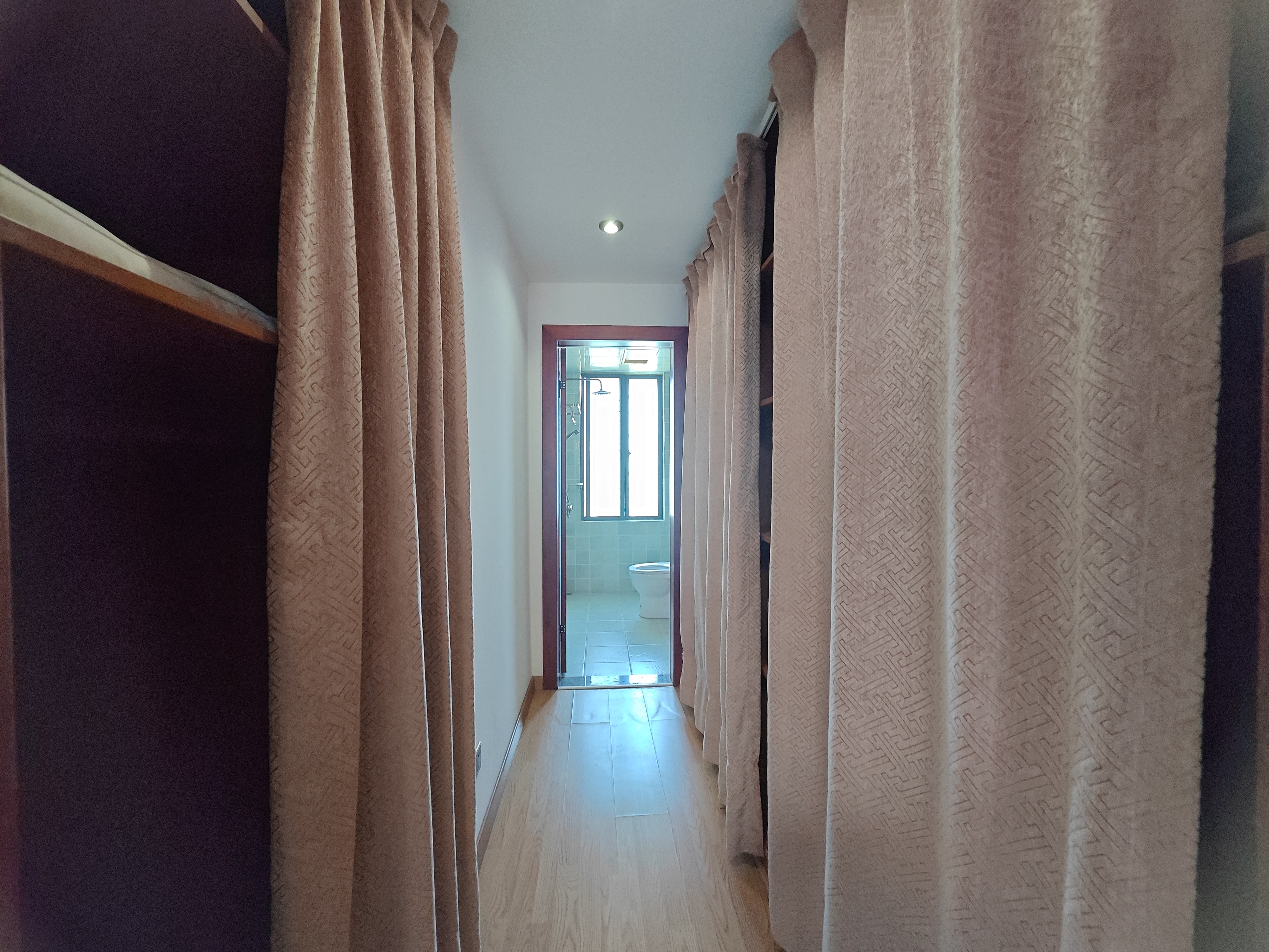 长湖峰境  4室2厅2卫    2800.0元/月