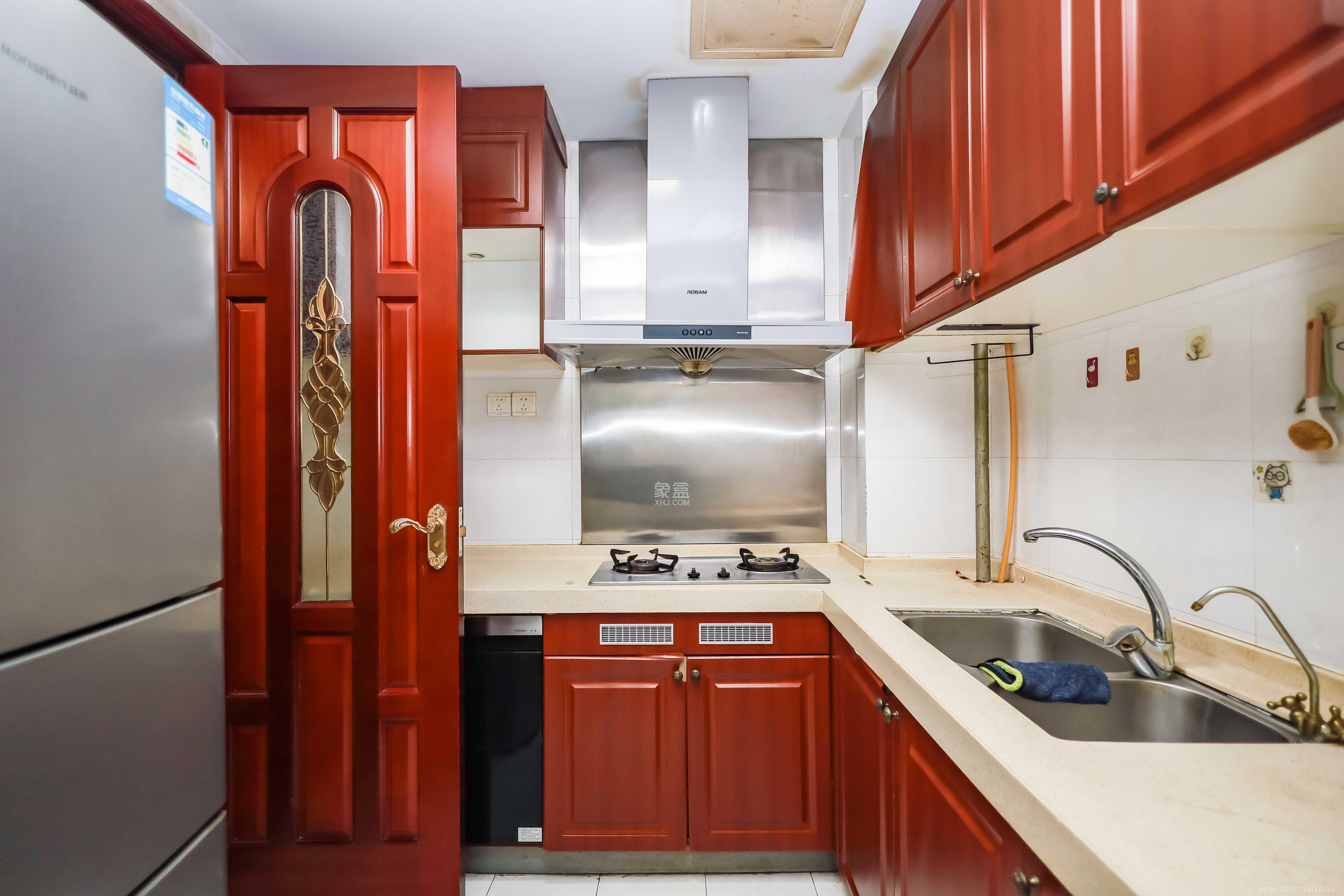 恒大华府  3室2厅1卫    108.0万厨房