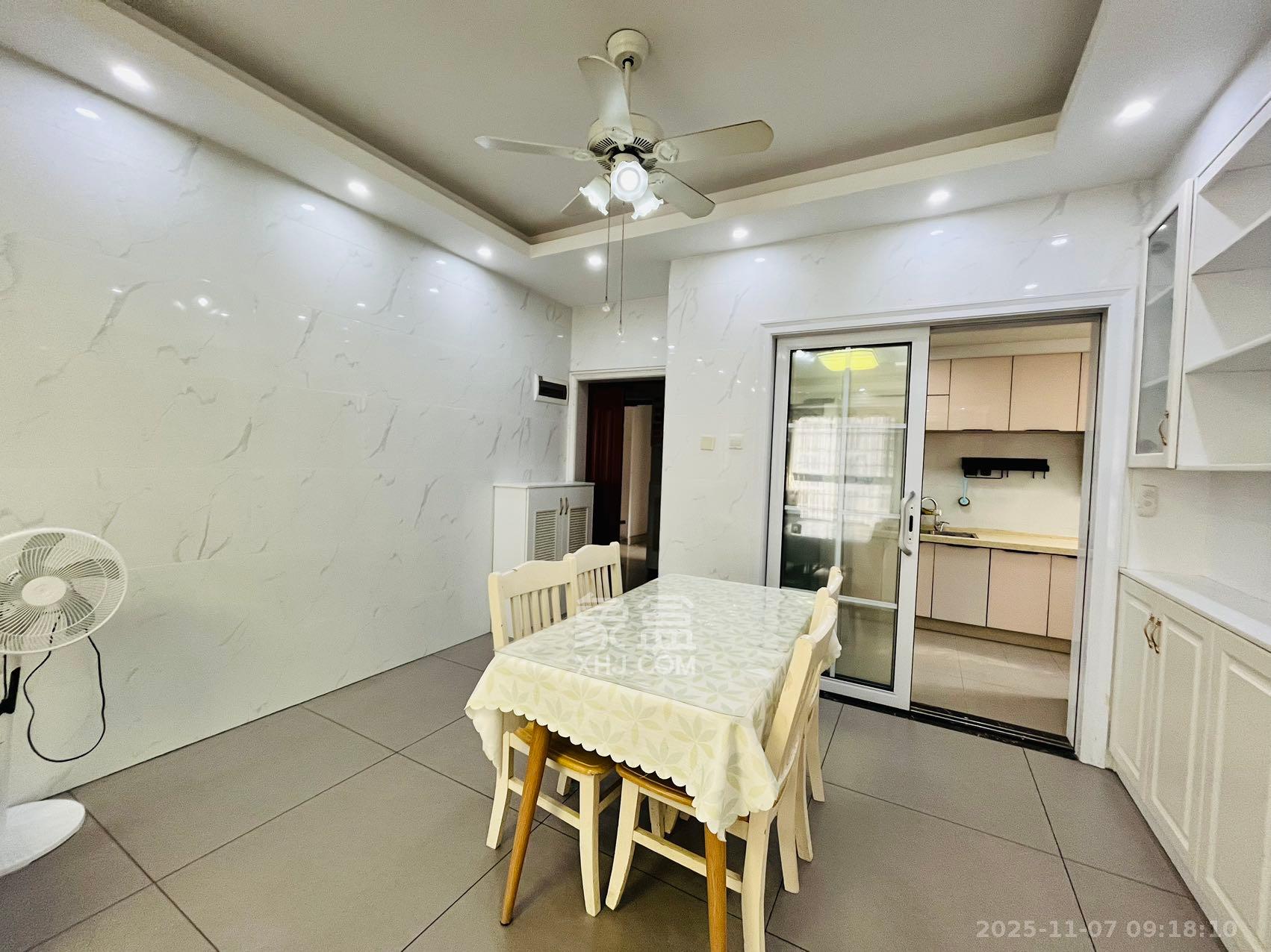 嘉顺苑 2室2厅1卫 2300.0元/月 嘉顺苑 2室2厅1卫 2300.0元/月室内图