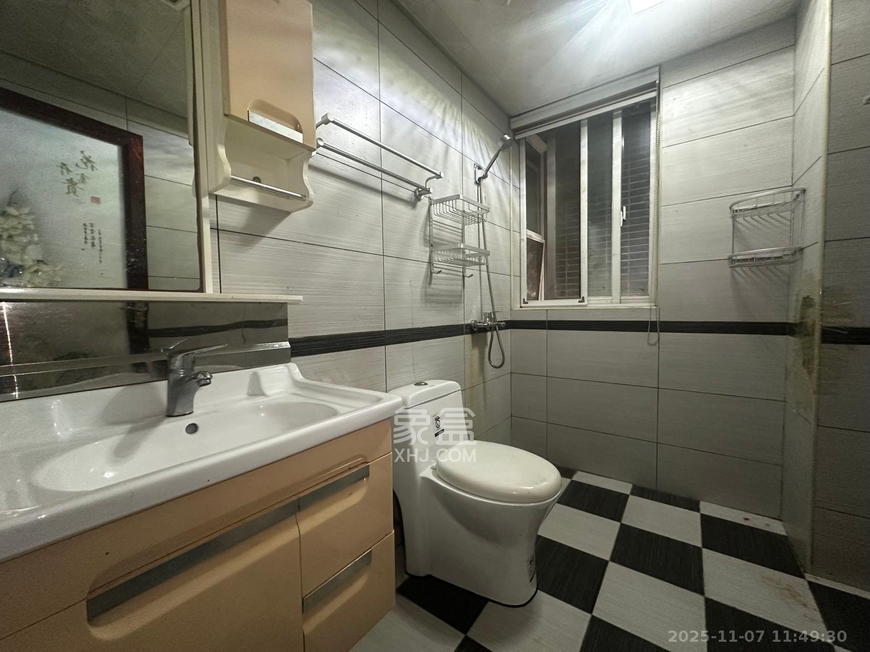 正东佳源  3室2厅2卫    1300.0元/月室内图