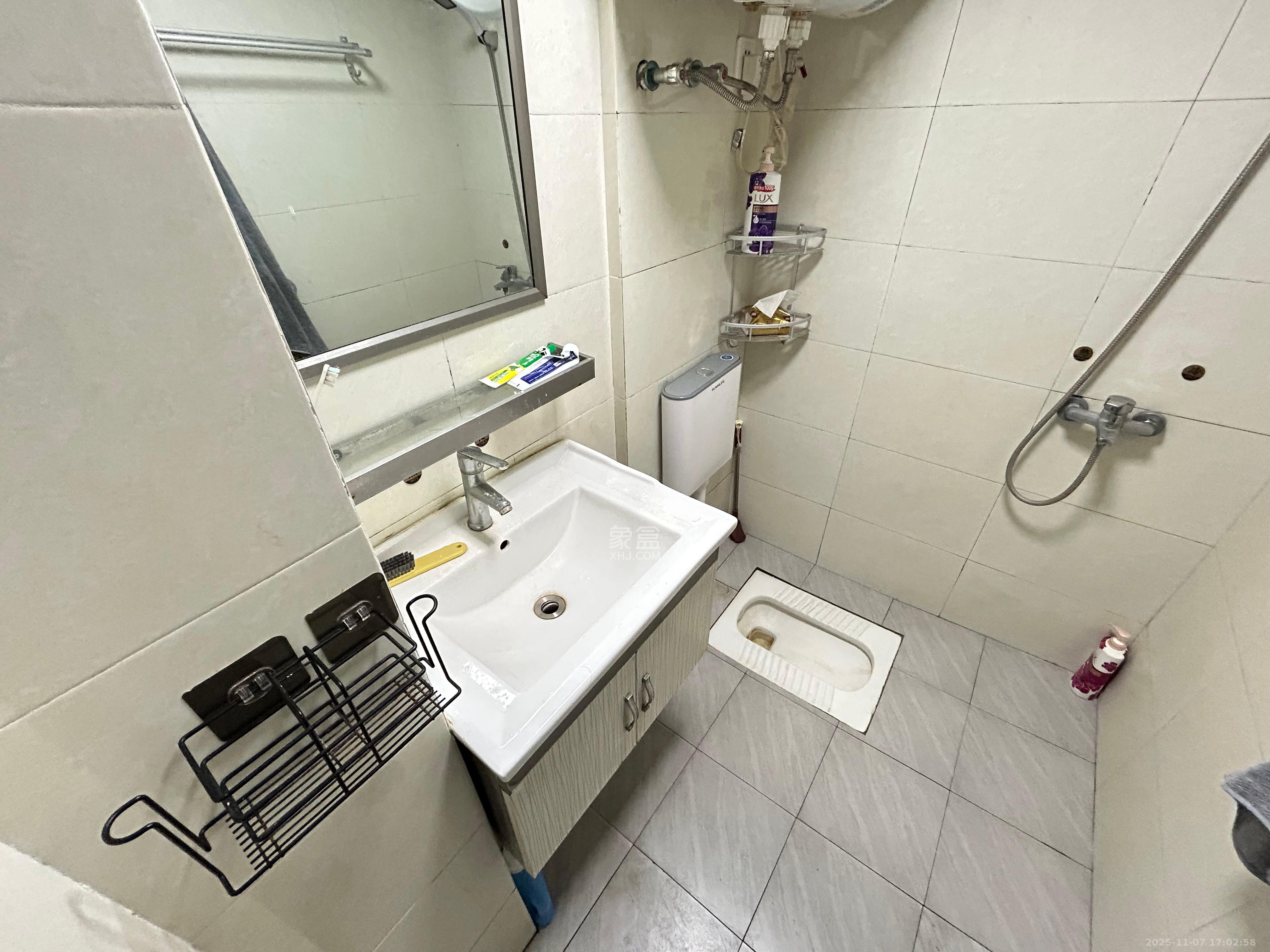 佳兴国际汇  1室1厅1卫    1400.0元/月室内图