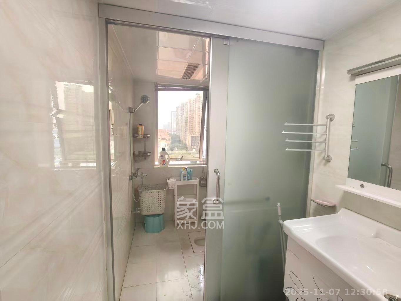 恒广国际景园一二区  3室2厅2卫    2500.0元/月室内图