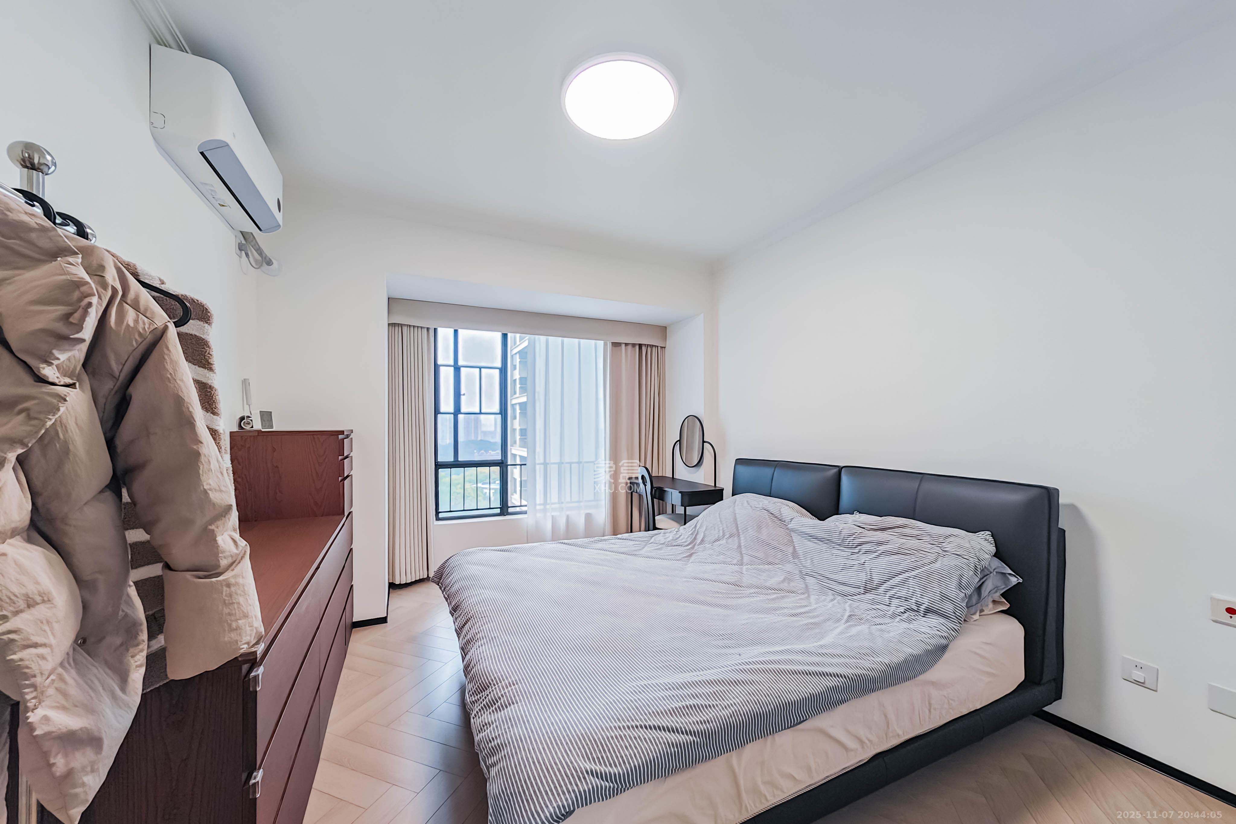 万科金域华府三四期 4室2厅2卫 142.0万 万科金域华府三四期 4室2厅2卫 142.0万卧室