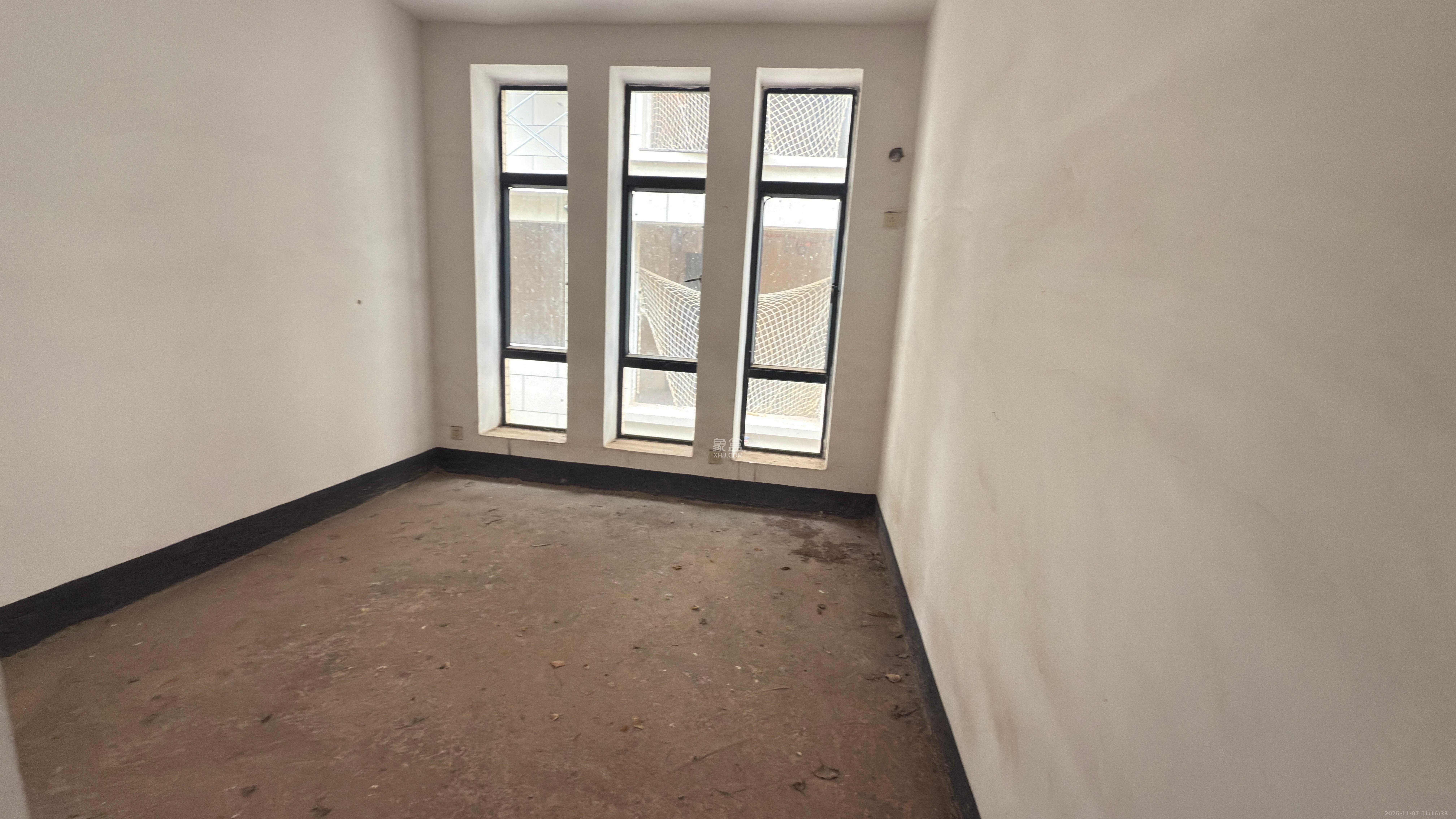 逸墅庄园 1室1厅1卫 150.0万 逸墅庄园 1室1厅1卫 150.0万客厅