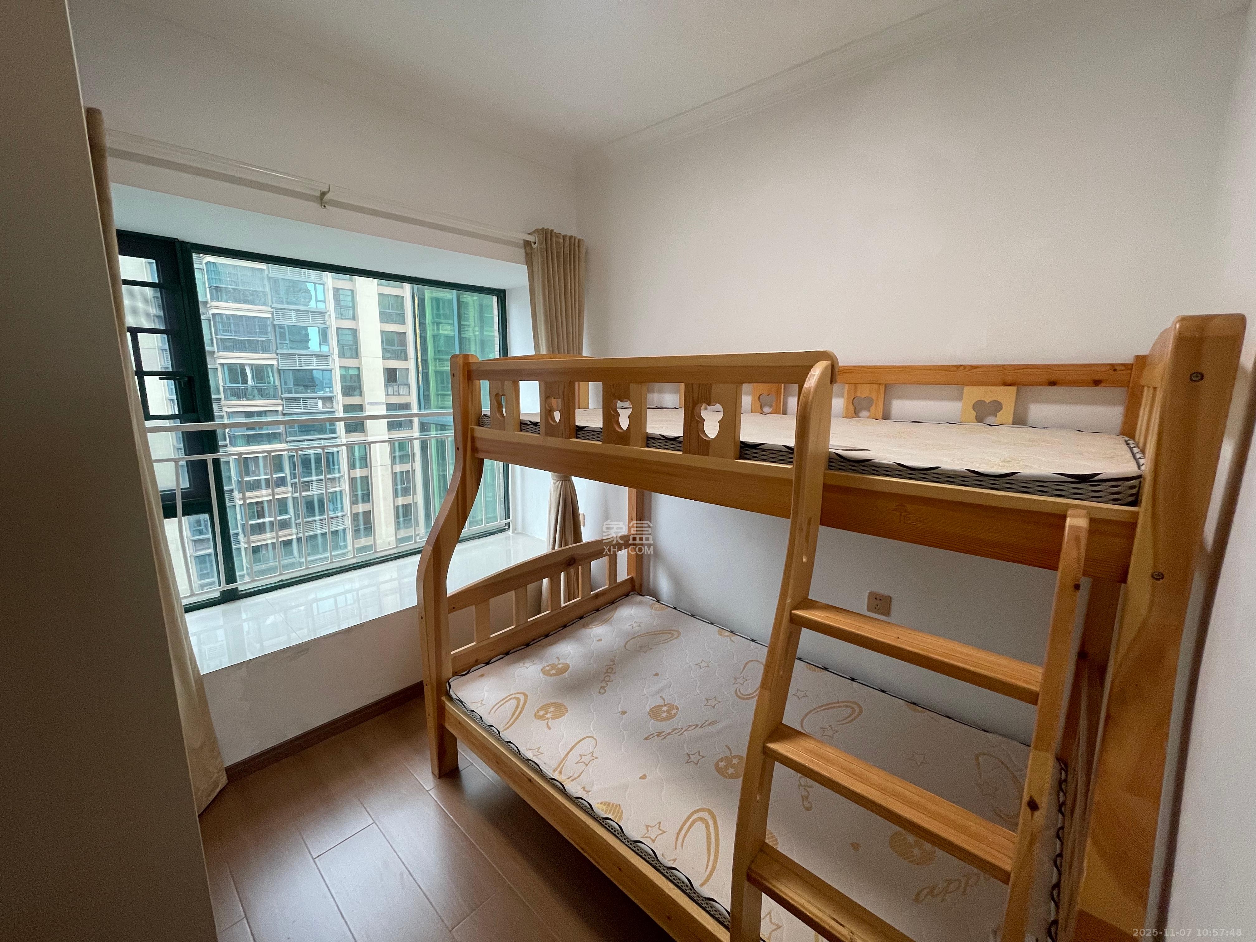 恒大华府 3室2厅1卫 2500.0元/月 恒大华府 3室2厅1卫 2500.0元/月室内图