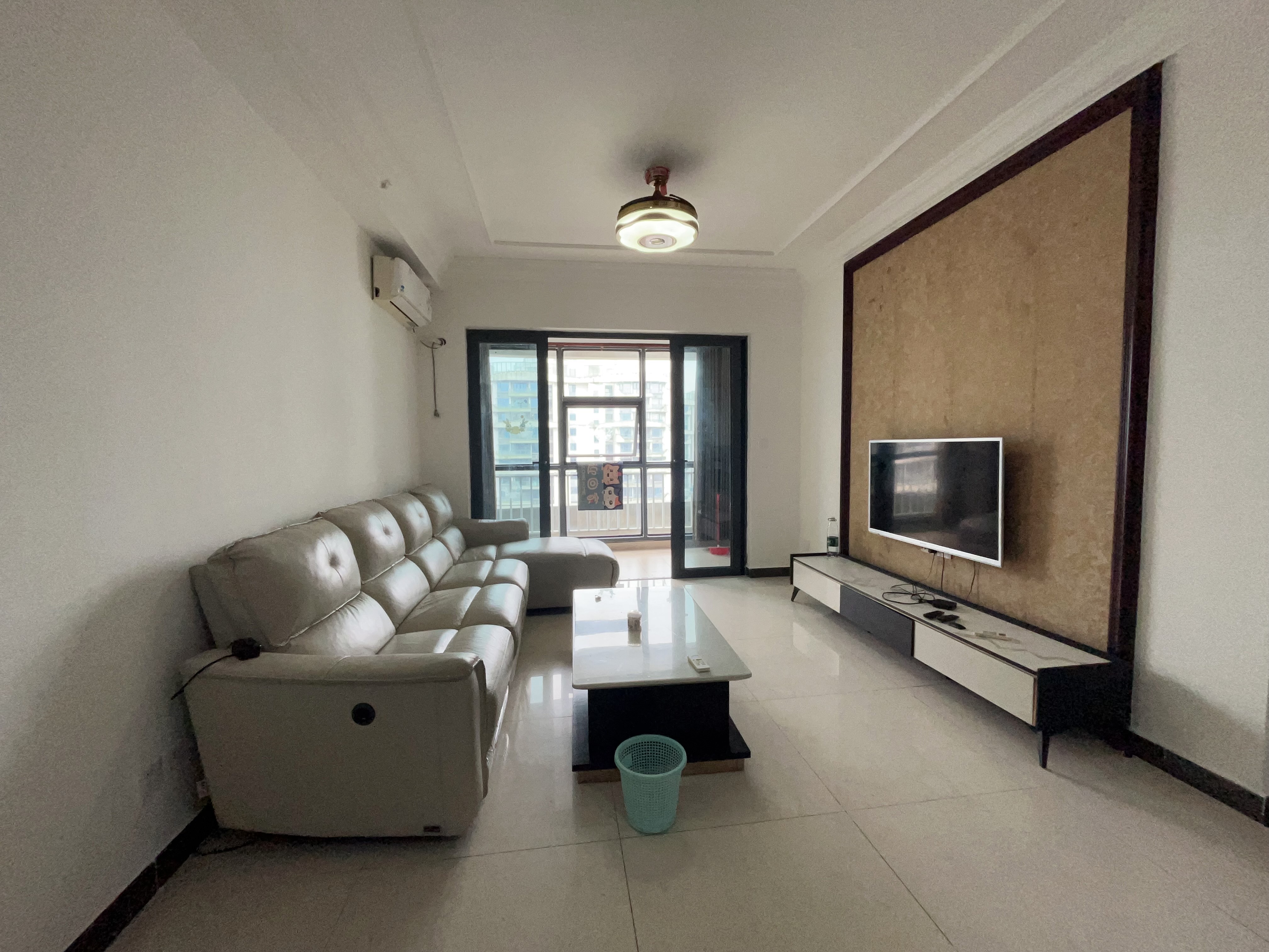 恒大海口文化旅游城  3室2厅2卫    2300.0元/月