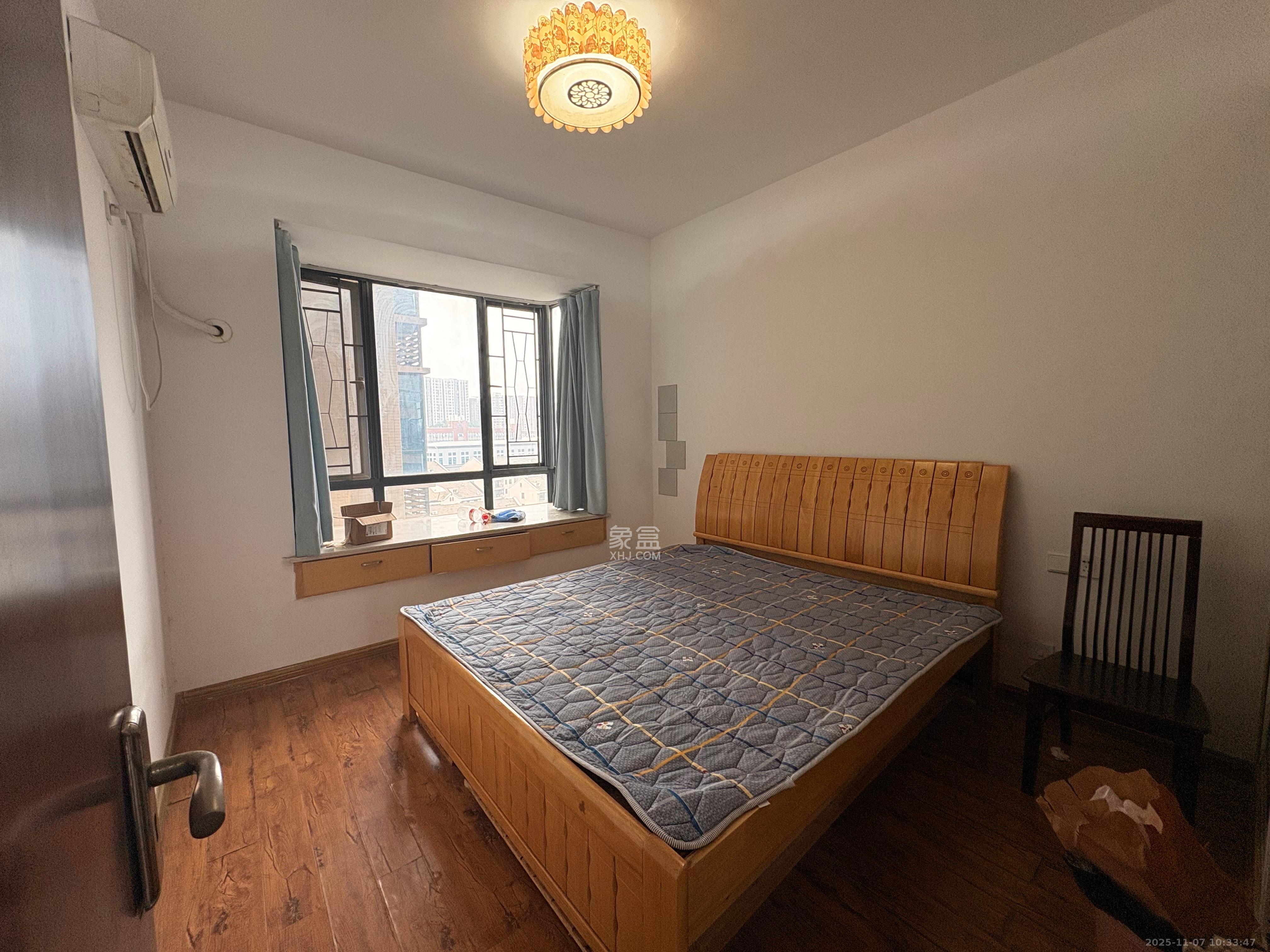 高升金典  1室2厅1卫    2400.0元/月室内图