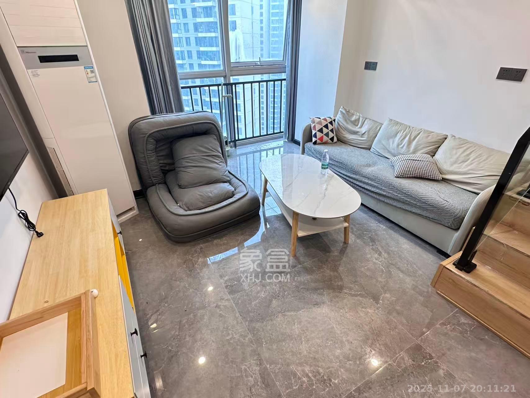 绿地长沙城际空间站（绿地新里佳苑）  1室1厅1卫    2300.0元/月