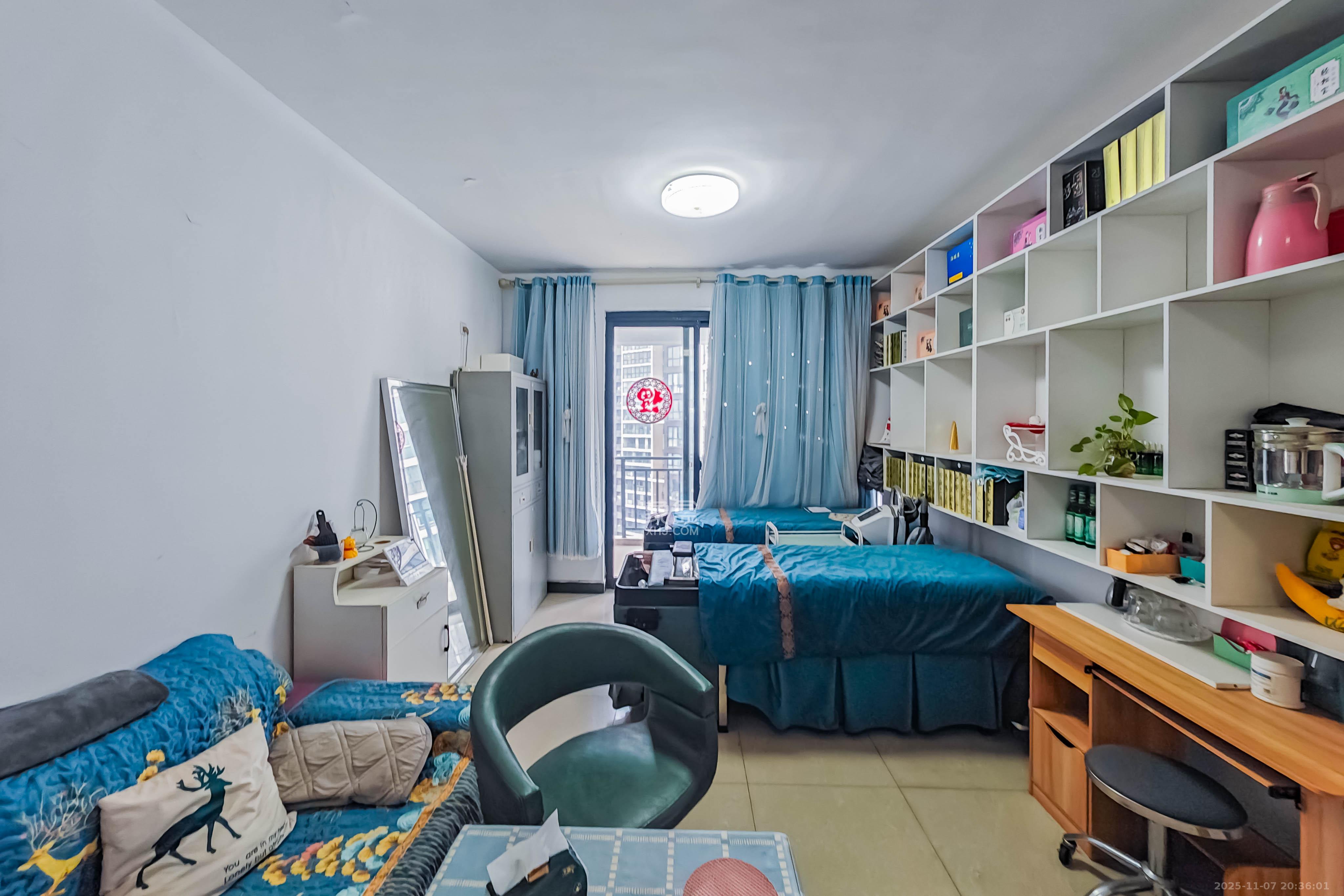 融科东南海 2室2厅2卫 70.0万 融科东南海 2室2厅2卫 70.0万卧室