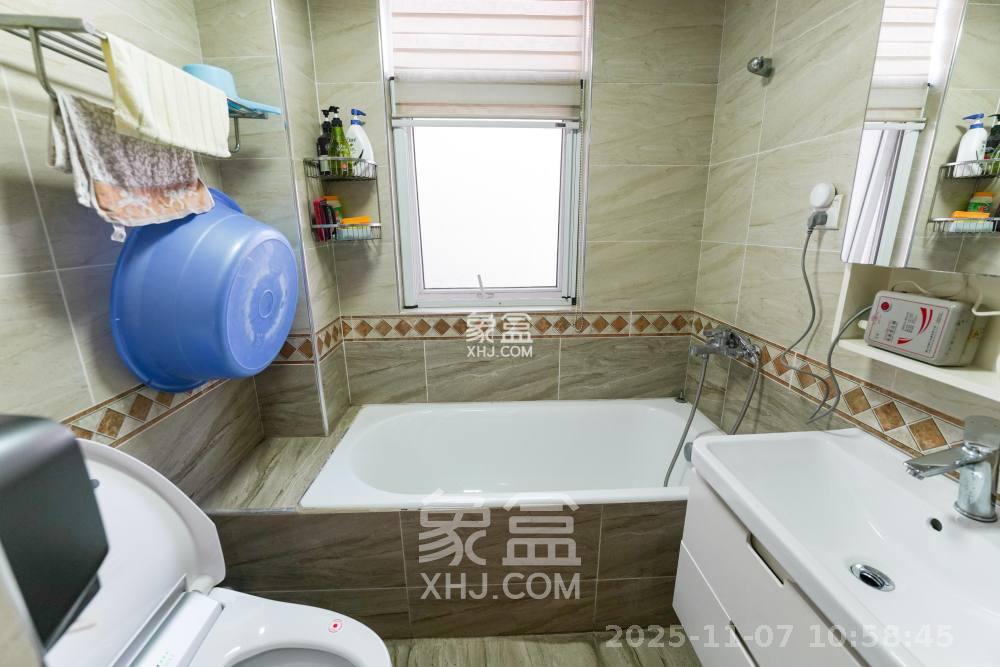 华银天际 3室2厅2卫 2200.0元/月 华银天际 3室2厅2卫 2200.0元/月室内图