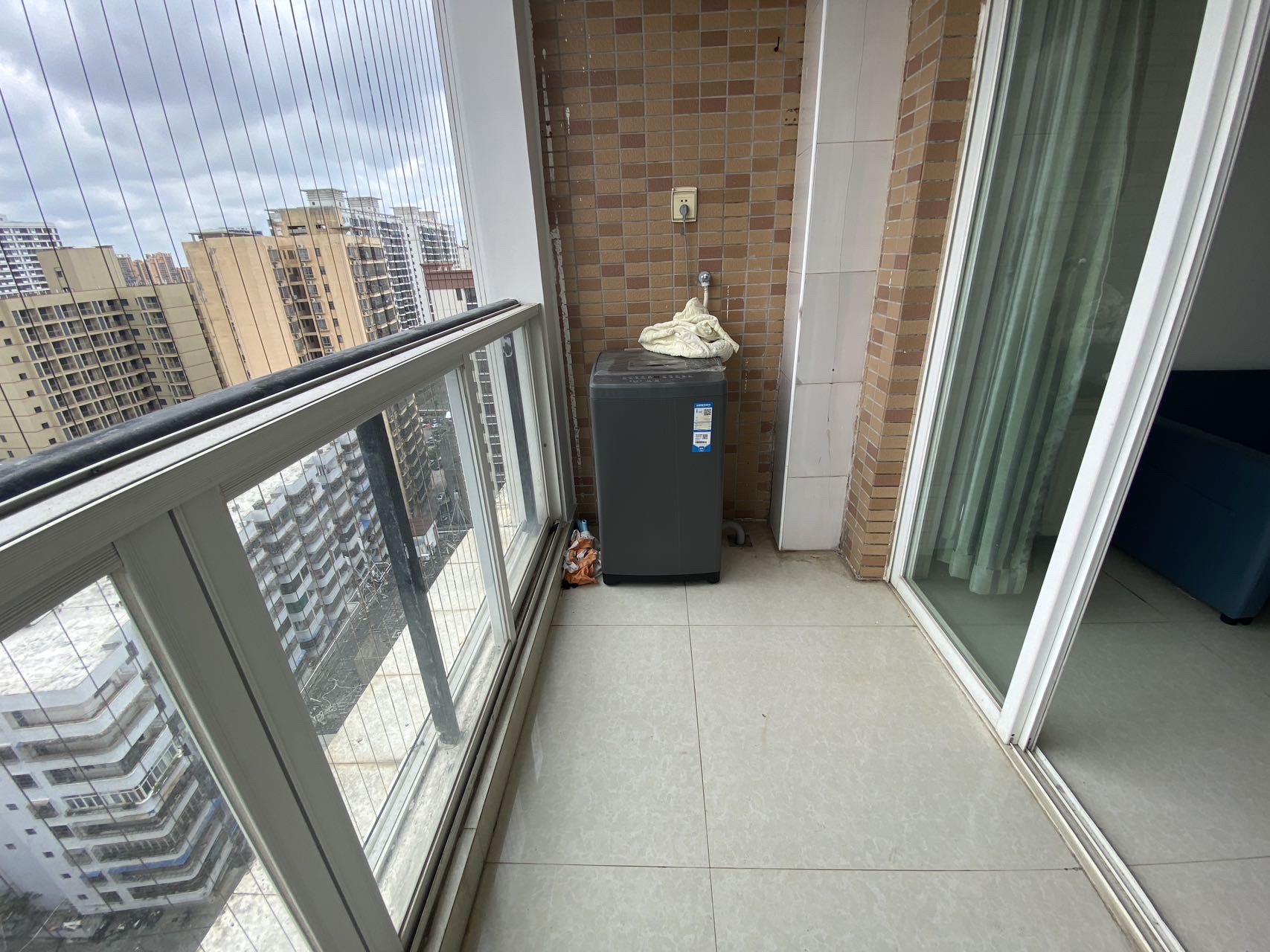 帝和华庭  2室1厅1卫    2300.0元/月室内图