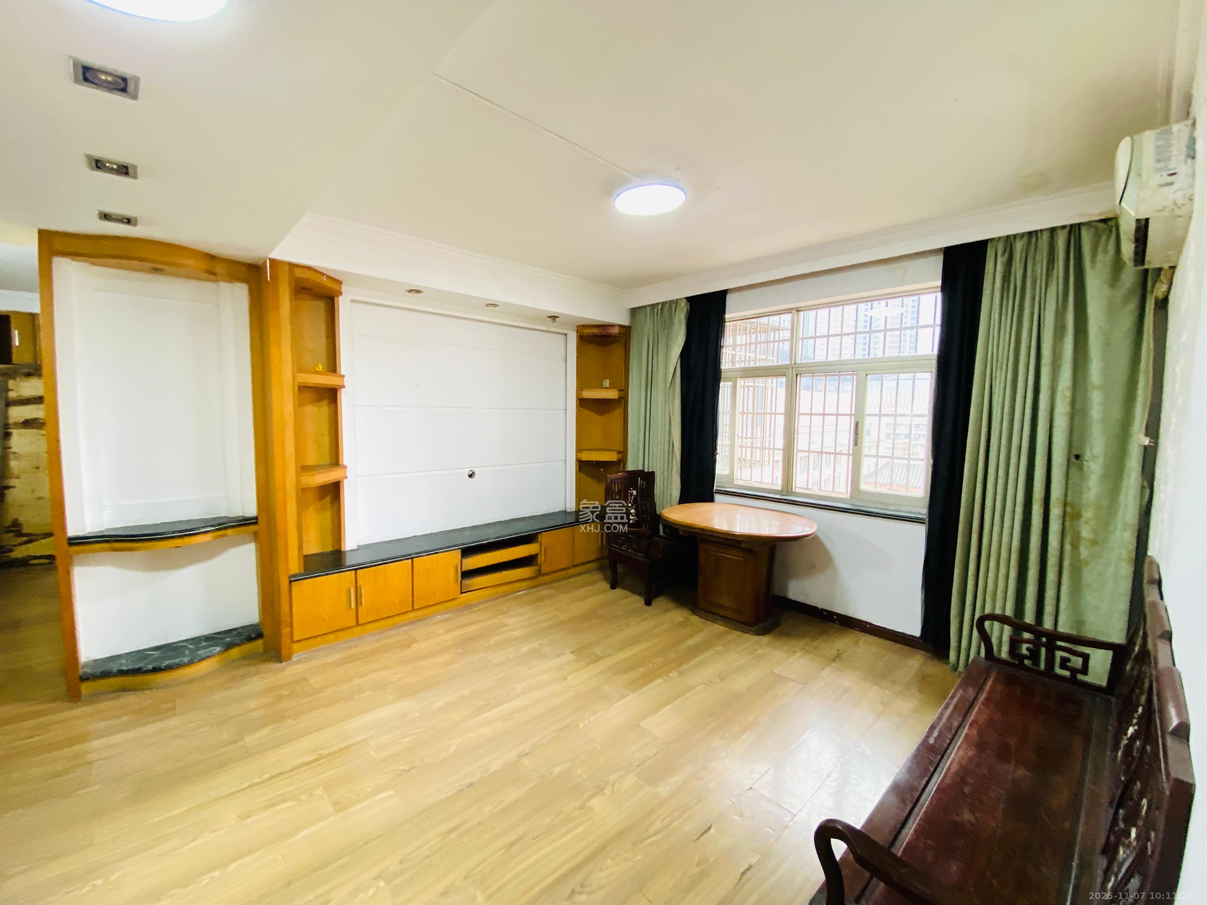 信丰民居 3室2厅1卫 3500.0元/月 信丰民居 3室2厅1卫 3500.0元/月室内图