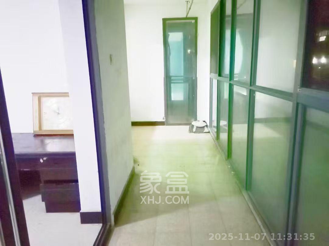 中央一品  5室2厅2卫    2200.0元/月室内图