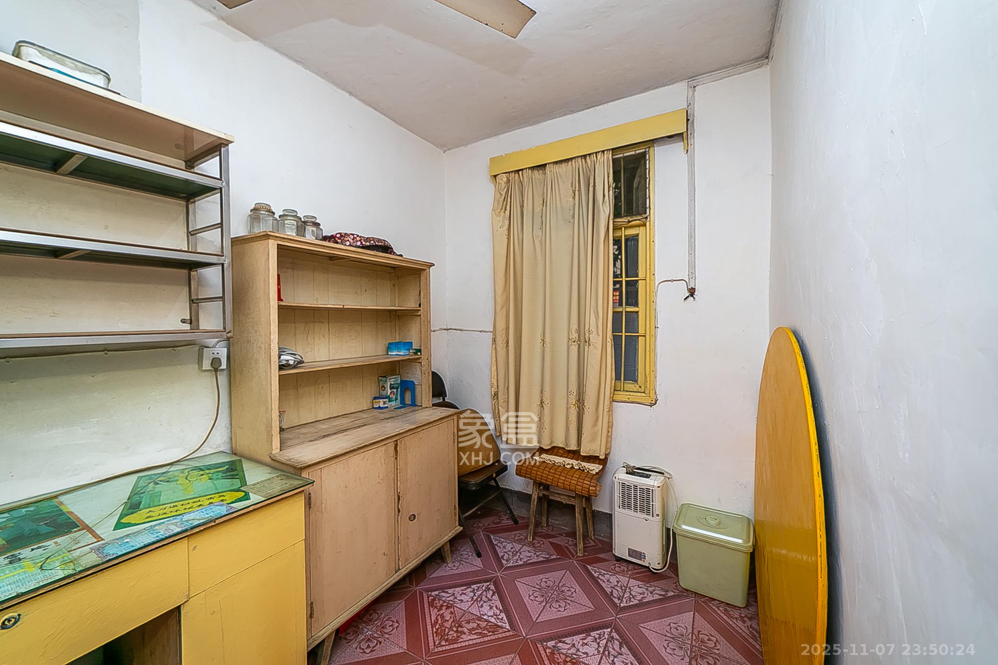 长沙市第二汽修制厂宿舍  2室1厅1卫    46.0万卧室