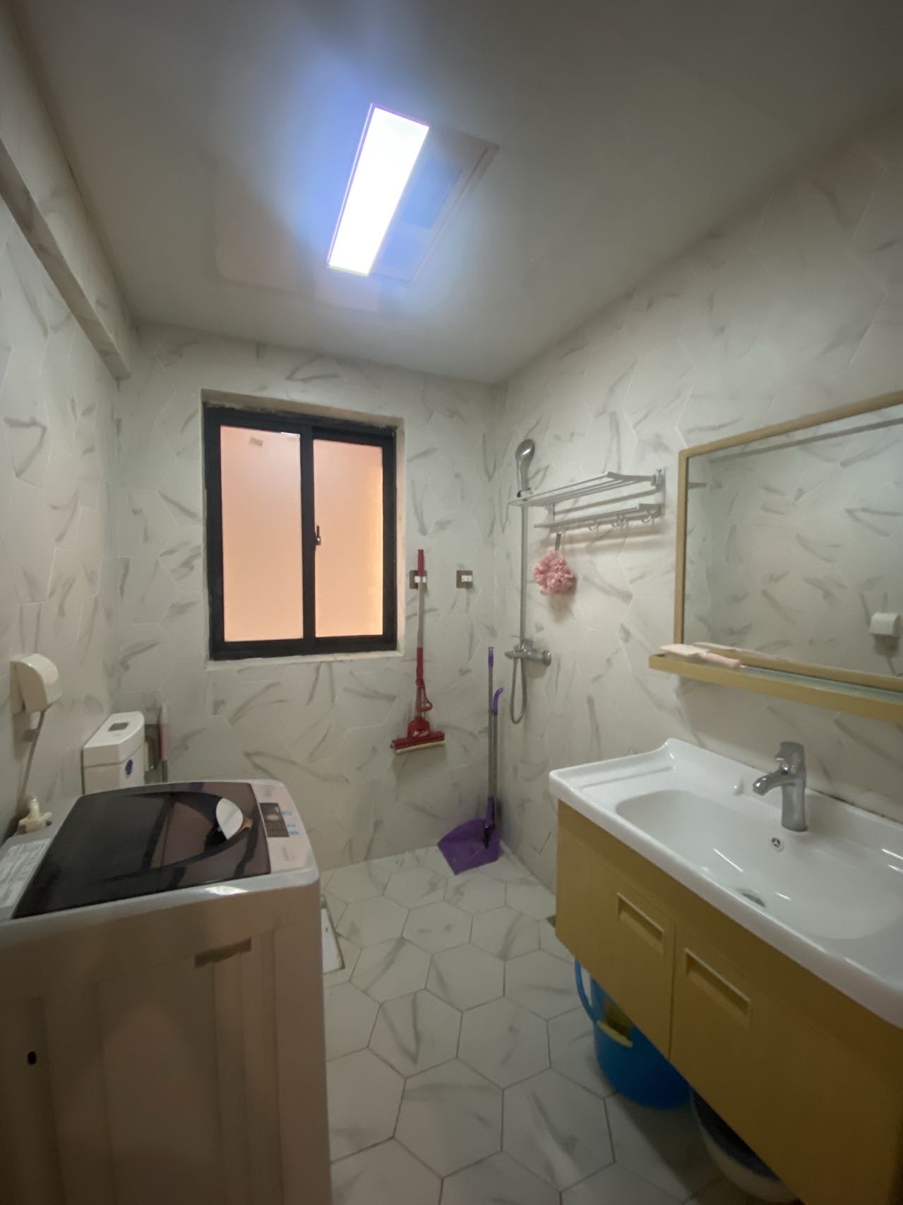 M国际 2室2厅1卫 1500.0元/月 M国际 2室2厅1卫 1500.0元/月室内图