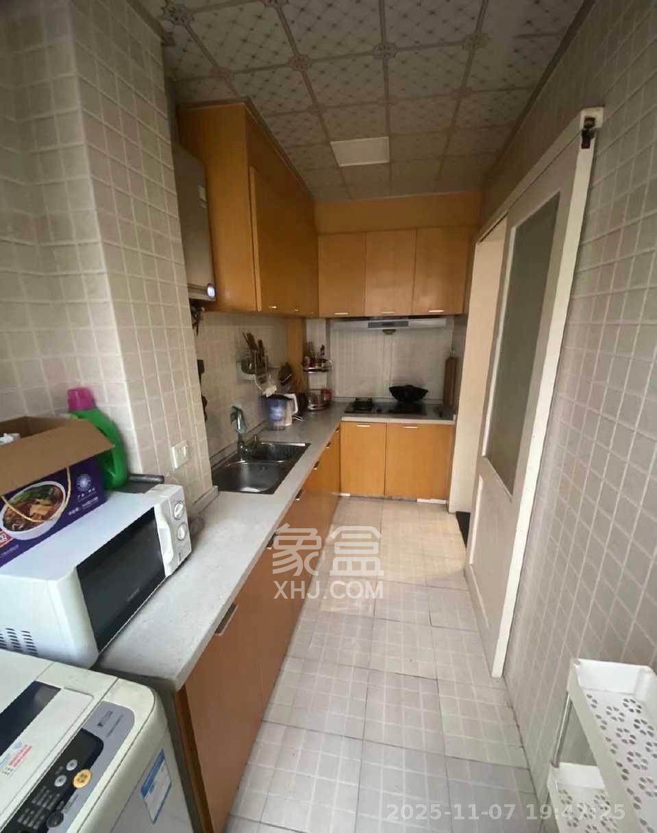 金领公寓（金荣公寓）  1室2厅1卫    2300.0元/月室内图