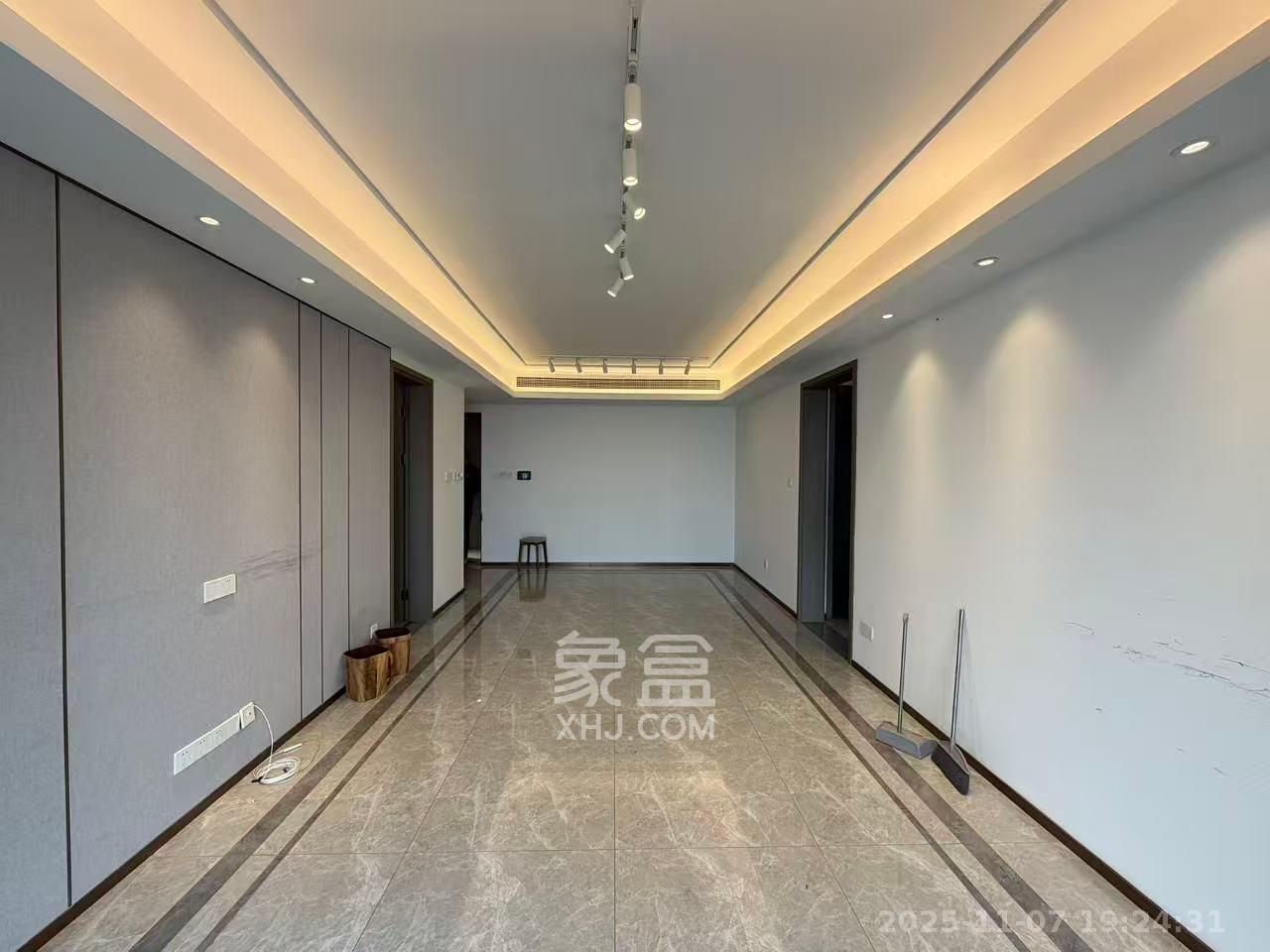 金茂建发观悦  3室2厅2卫    3200.0元/月