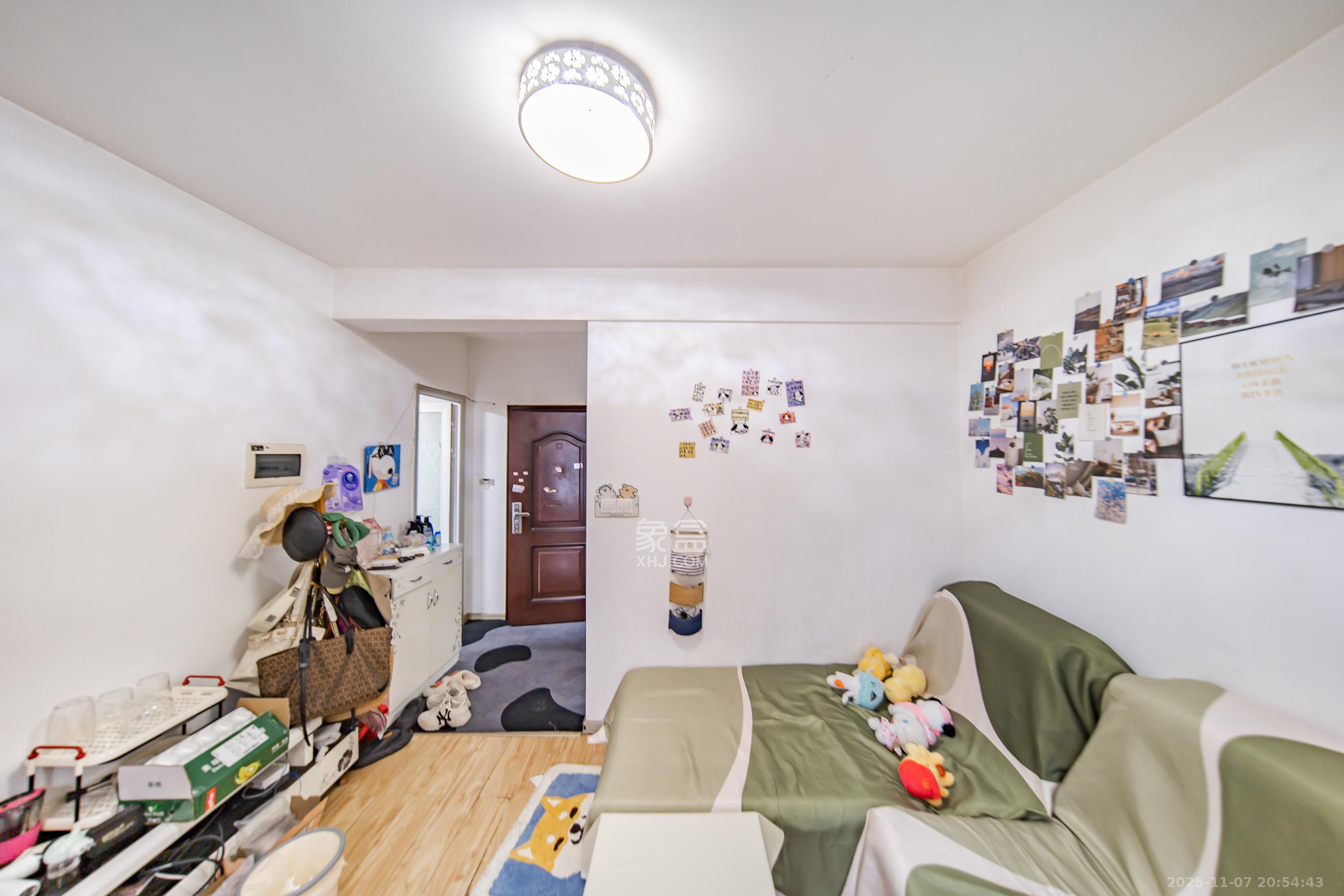 星尚520  1室1厅1卫    28.0万客厅