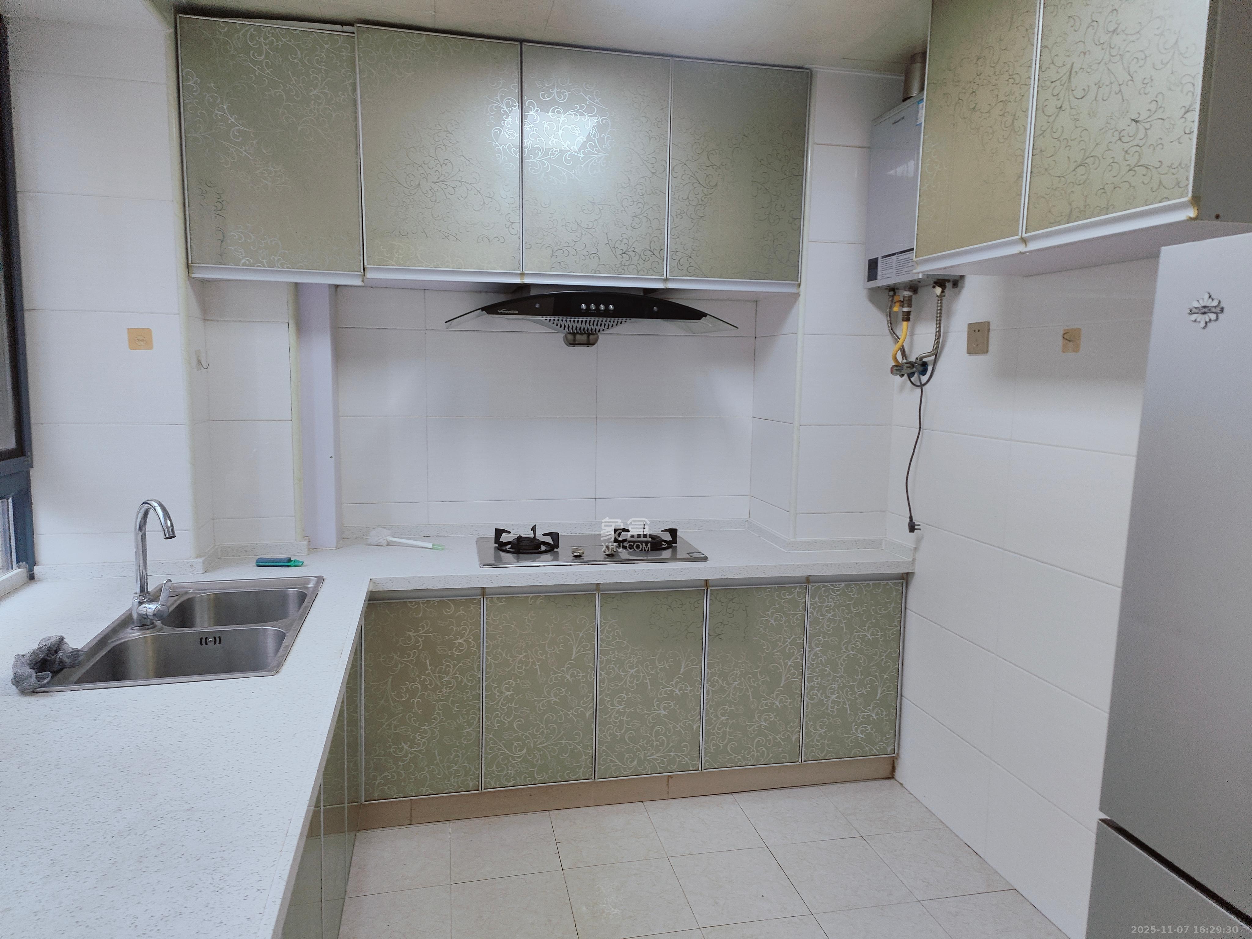 奥莱名邸 3室2厅1卫 1700.0元/月 奥莱名邸 3室2厅1卫 1700.0元/月室内图