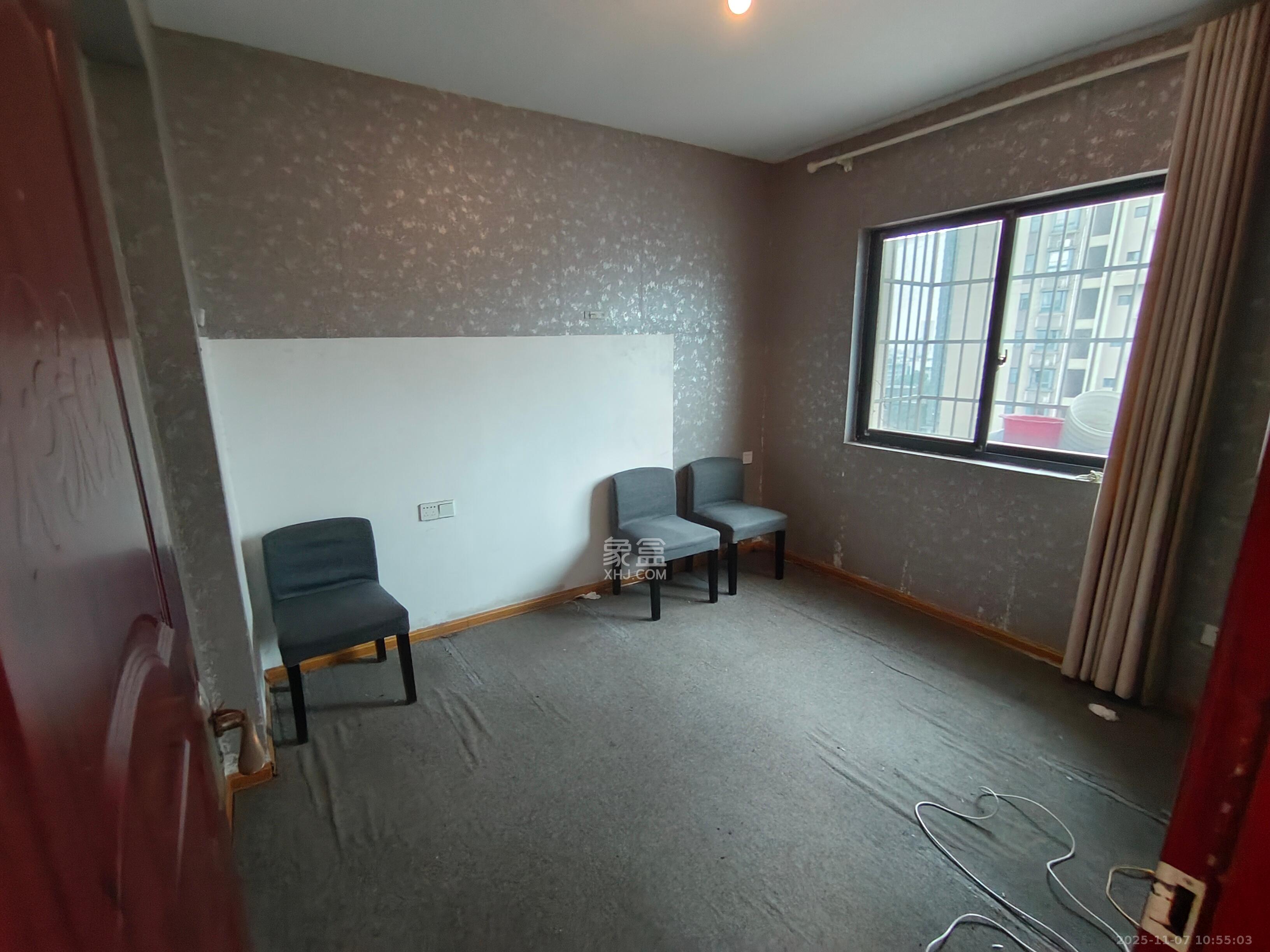 上峰苑(兰亭玥岛) 2室1厅1卫 2200.0元/月 上峰苑(兰亭玥岛) 2室1厅1卫 2200.0元/月室内图