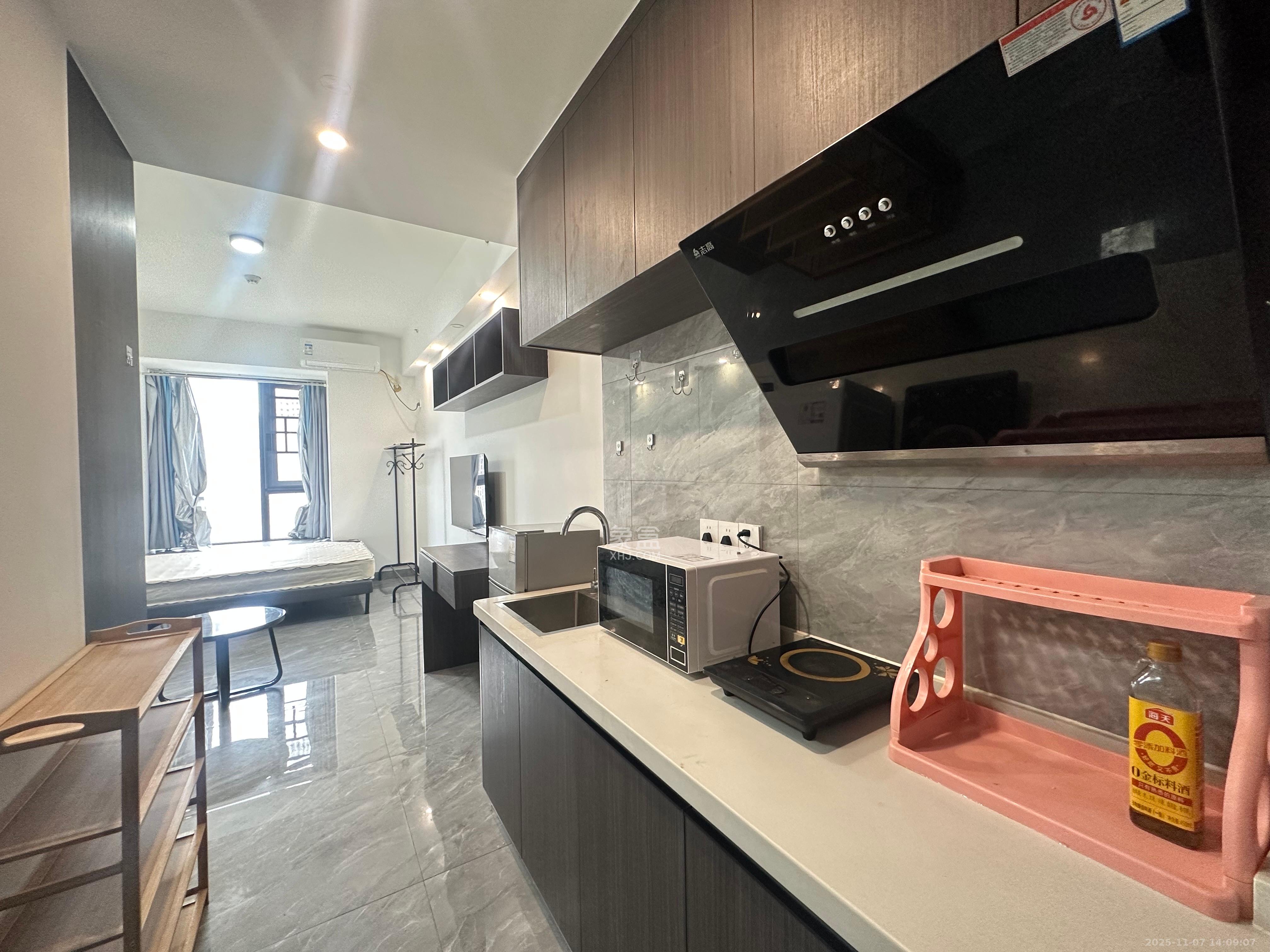 保利麓谷林语I区  1室1厅1卫    1400.0元/月室内图