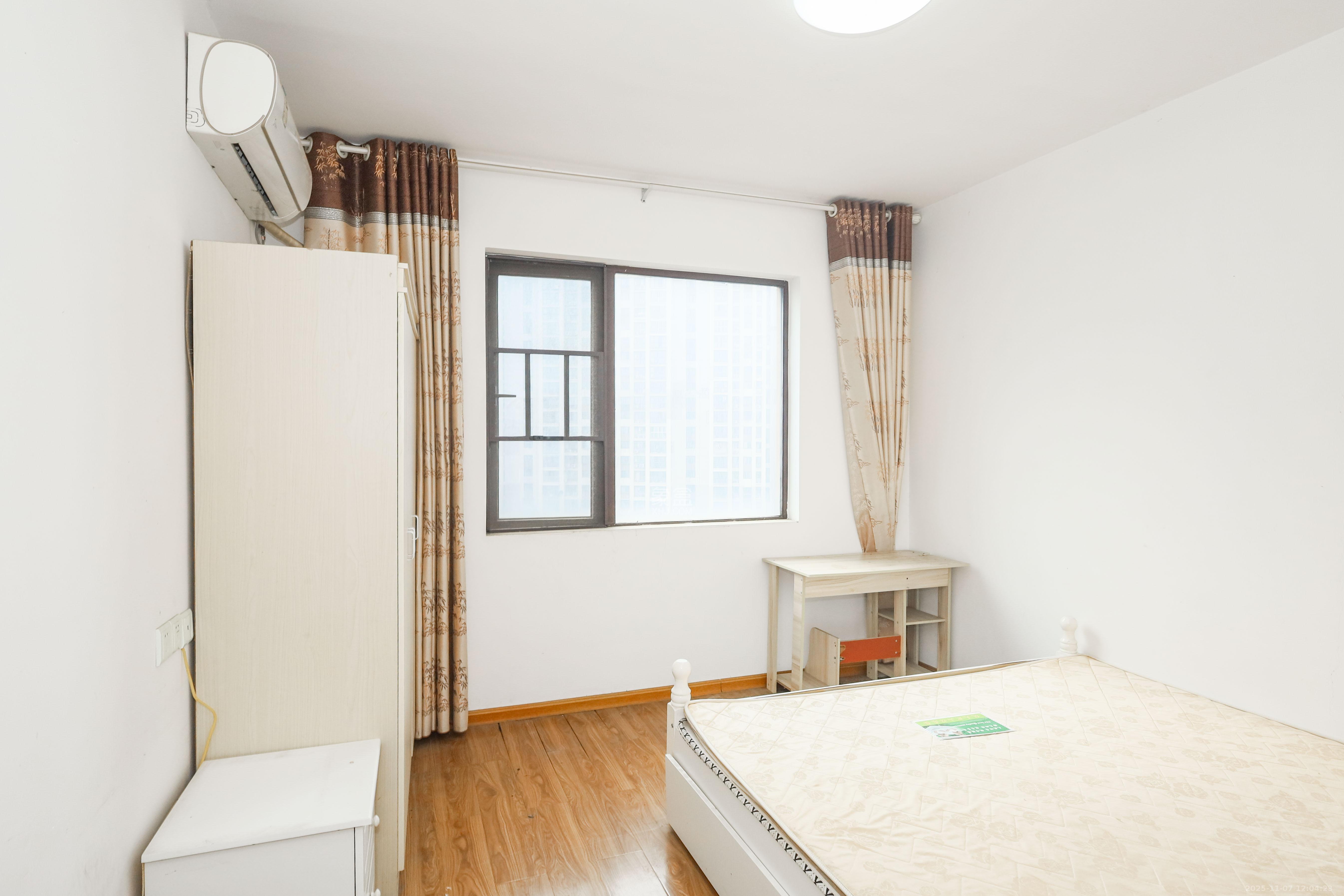 梅溪鑫苑名家 3室2厅2卫 95.0万 梅溪鑫苑名家 3室2厅2卫 95.0万卧室