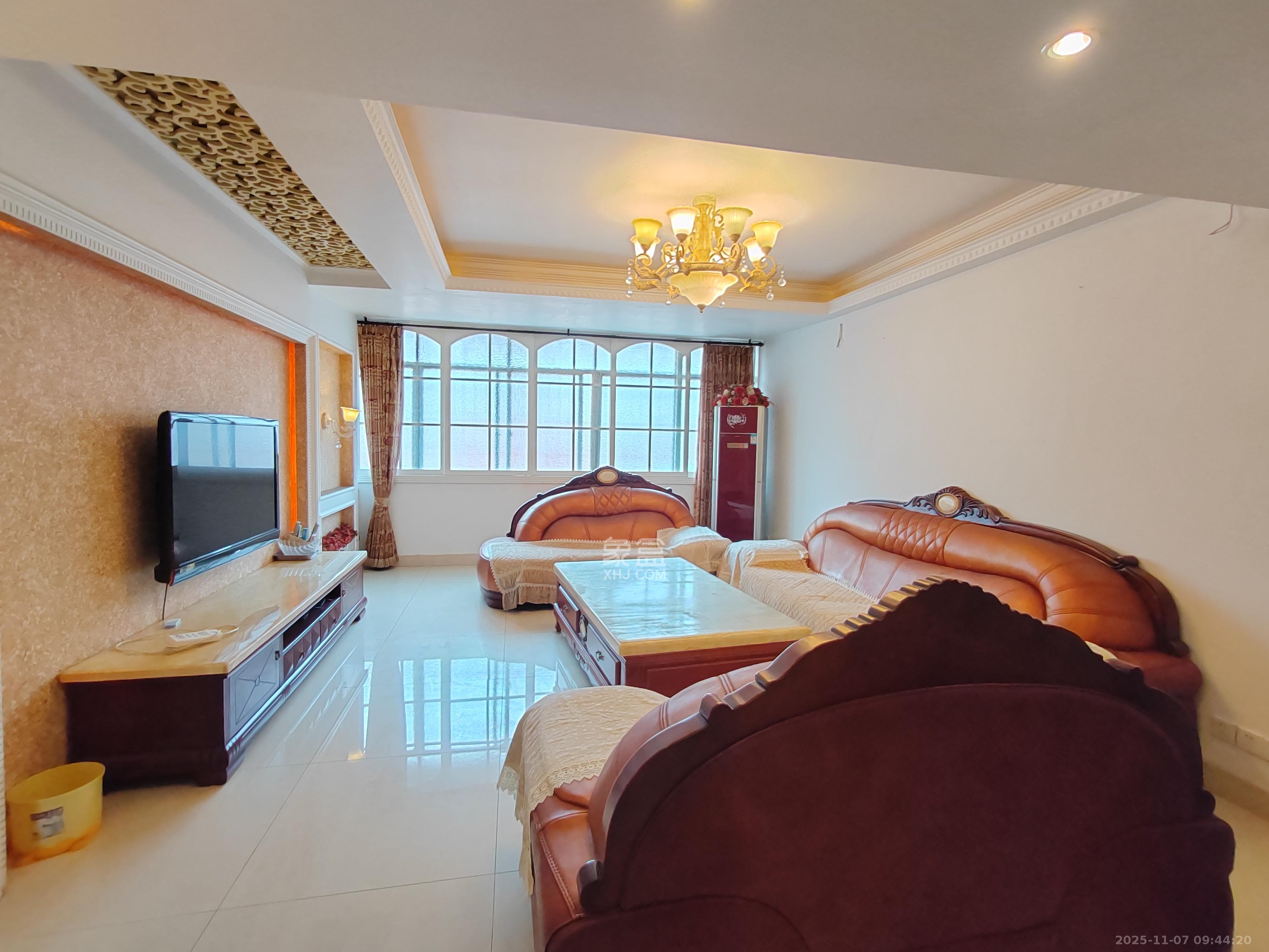 湘绣城  5室3厅2卫    2600.0元/月室内图