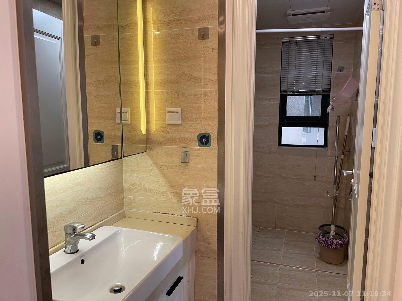 万科魅力之城观澜里  3室2厅2卫    2900.0元/月室内图