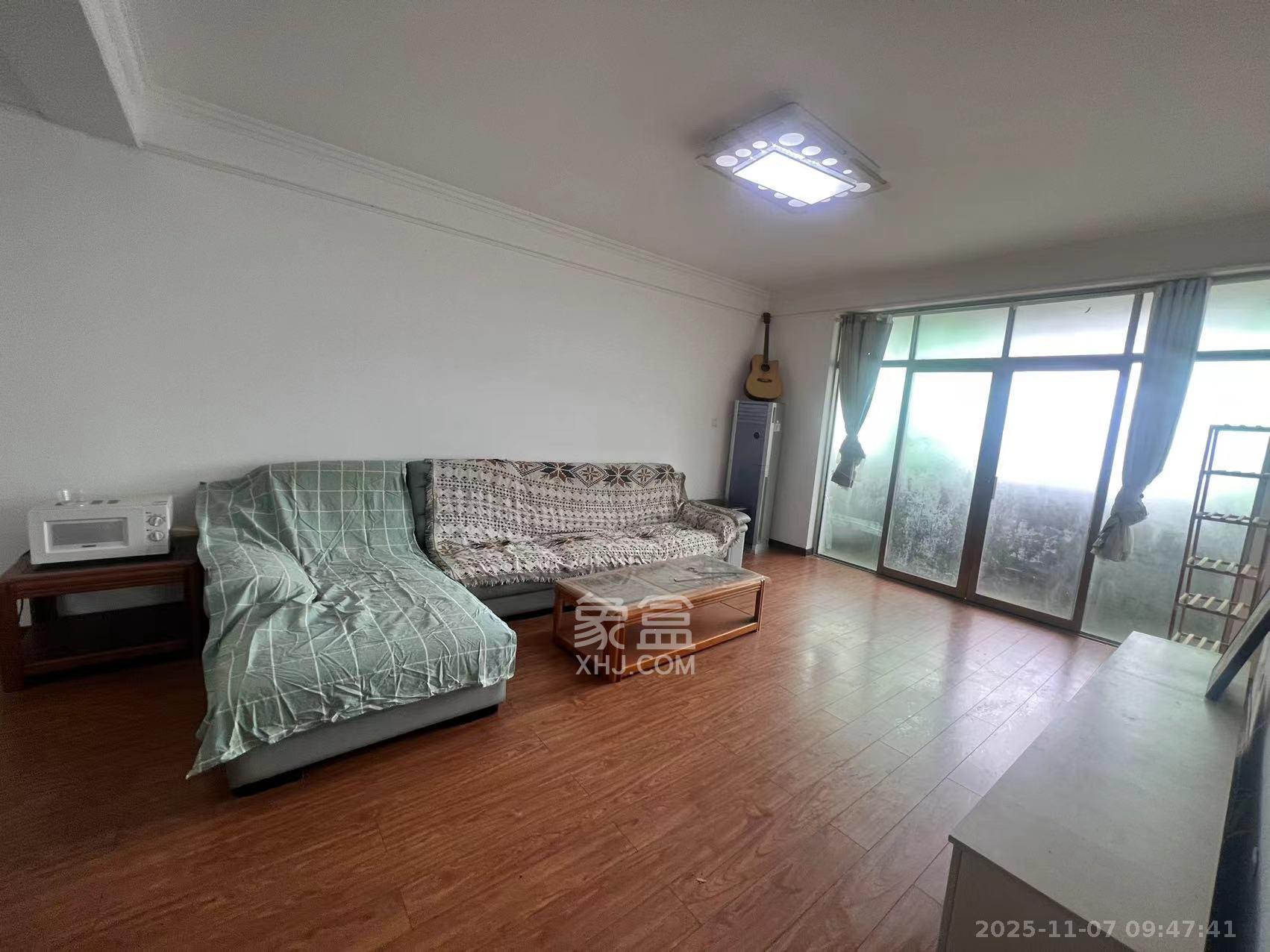 湖南食品药品职业学院(北校区)  2室1厅1卫    1700.0元/月