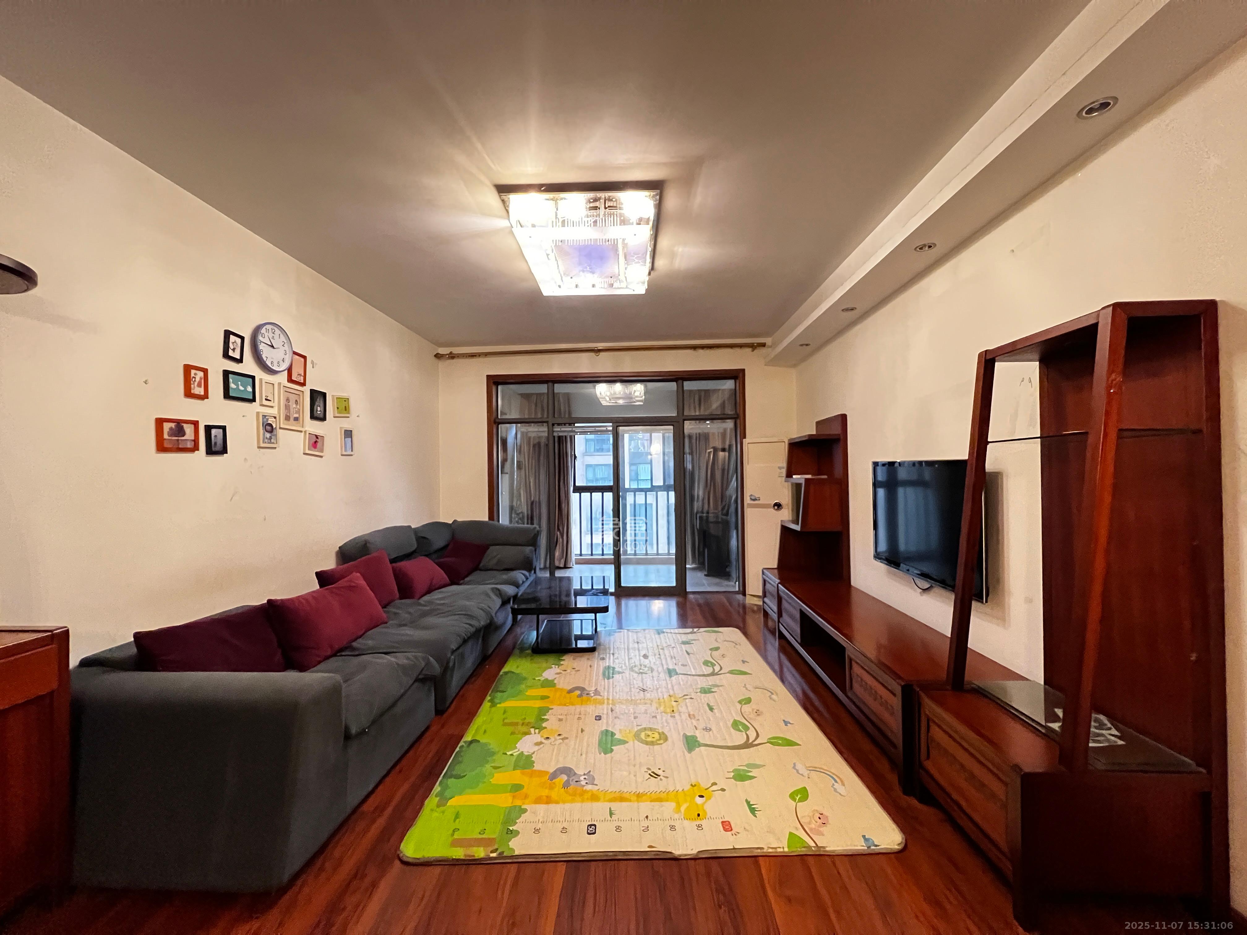 中城丽景香山园  2室2厅1卫    2800.0元/月