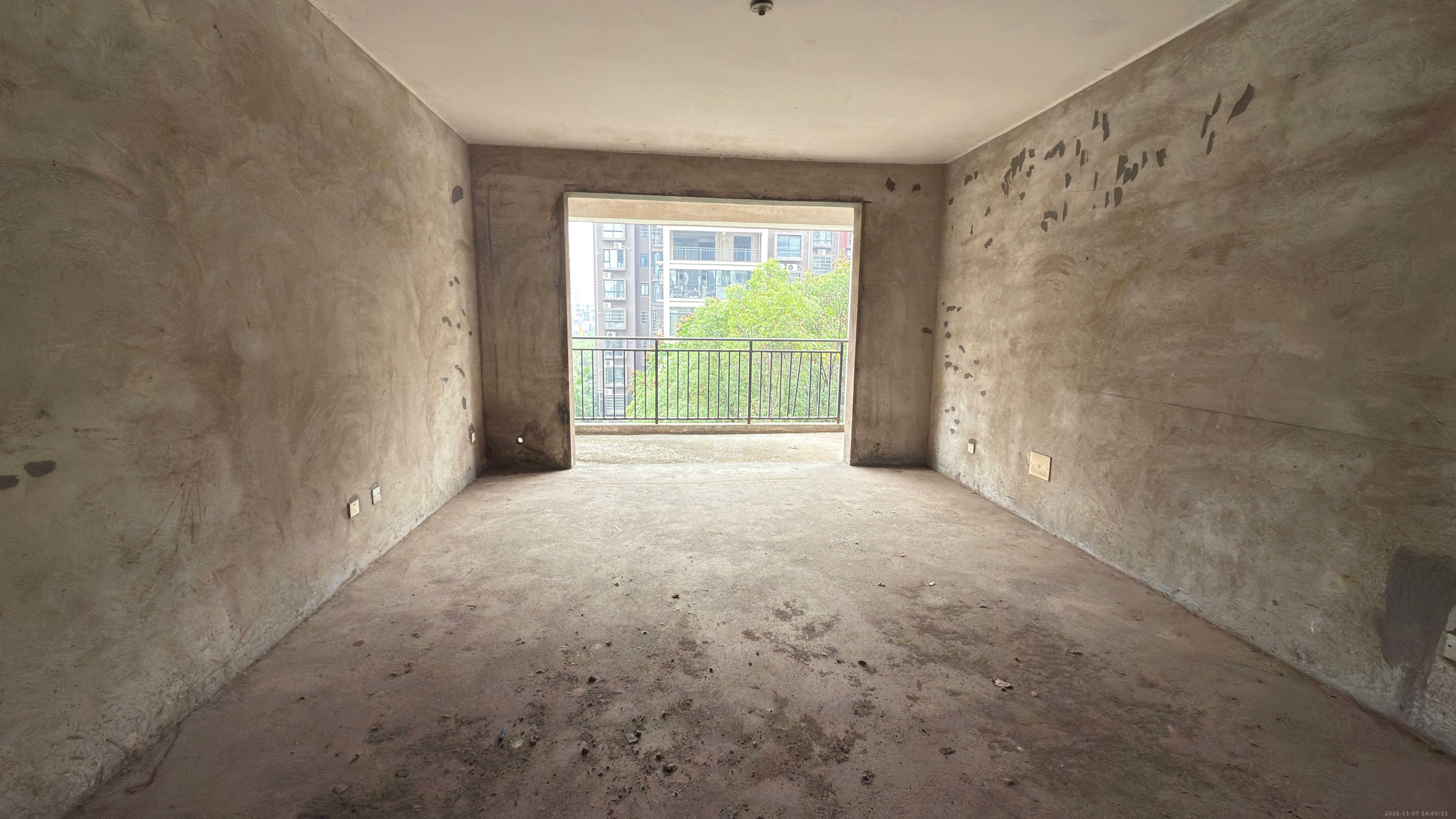 九华湘军源  1室0厅0卫    42.4万客厅