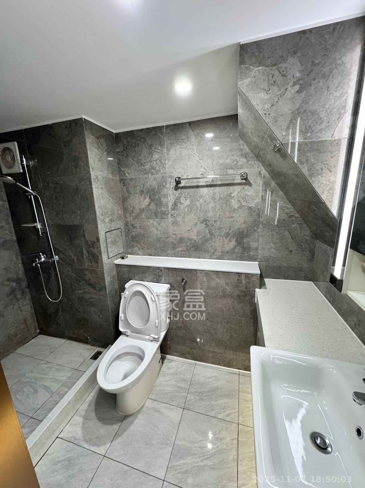 华远华时代 2室2厅1卫 2800.0元/月 华远华时代 2室2厅1卫 2800.0元/月室内图