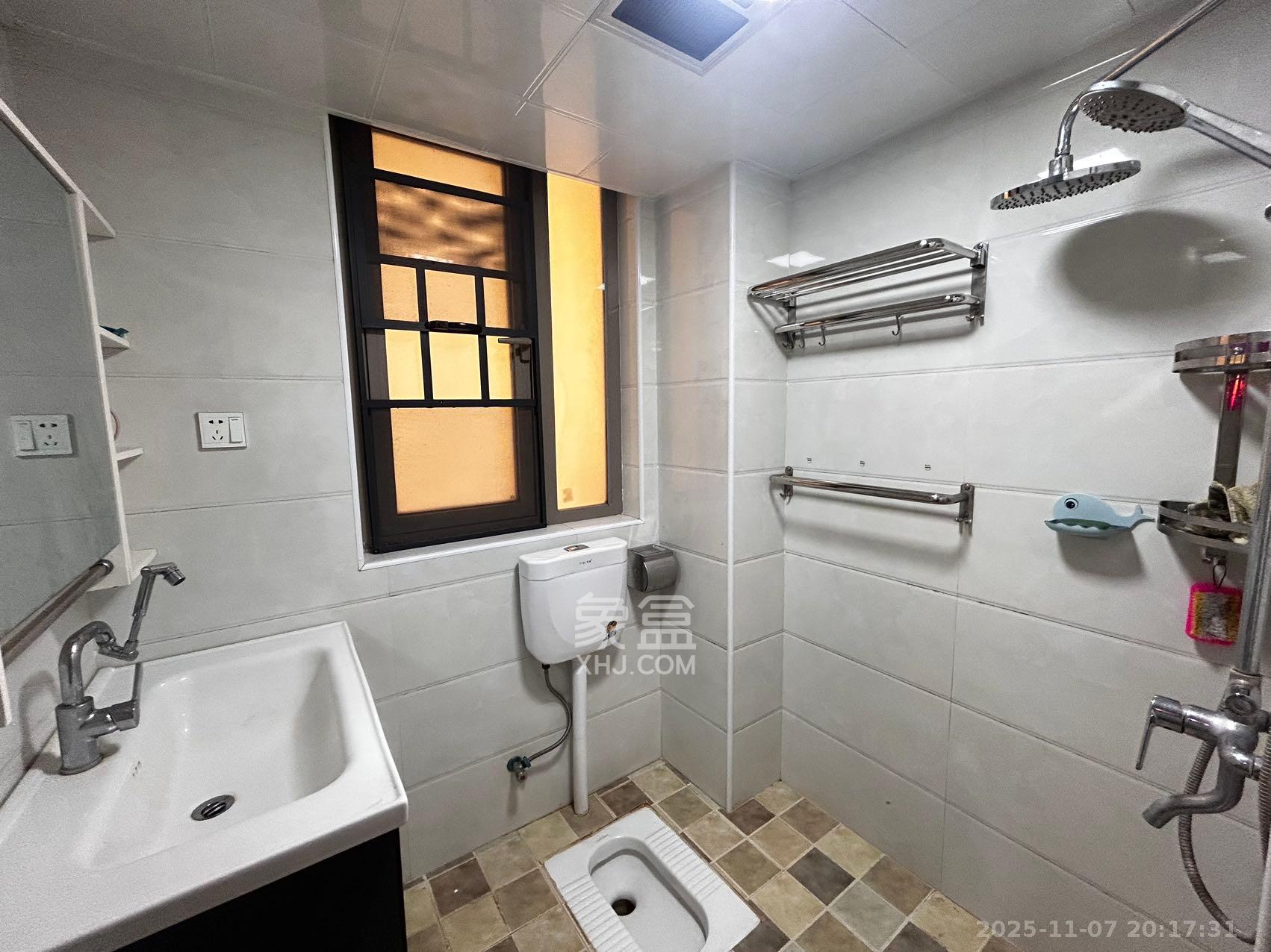 怡海星城 3室2厅1卫 1900.0元/月 怡海星城 3室2厅1卫 1900.0元/月室内图