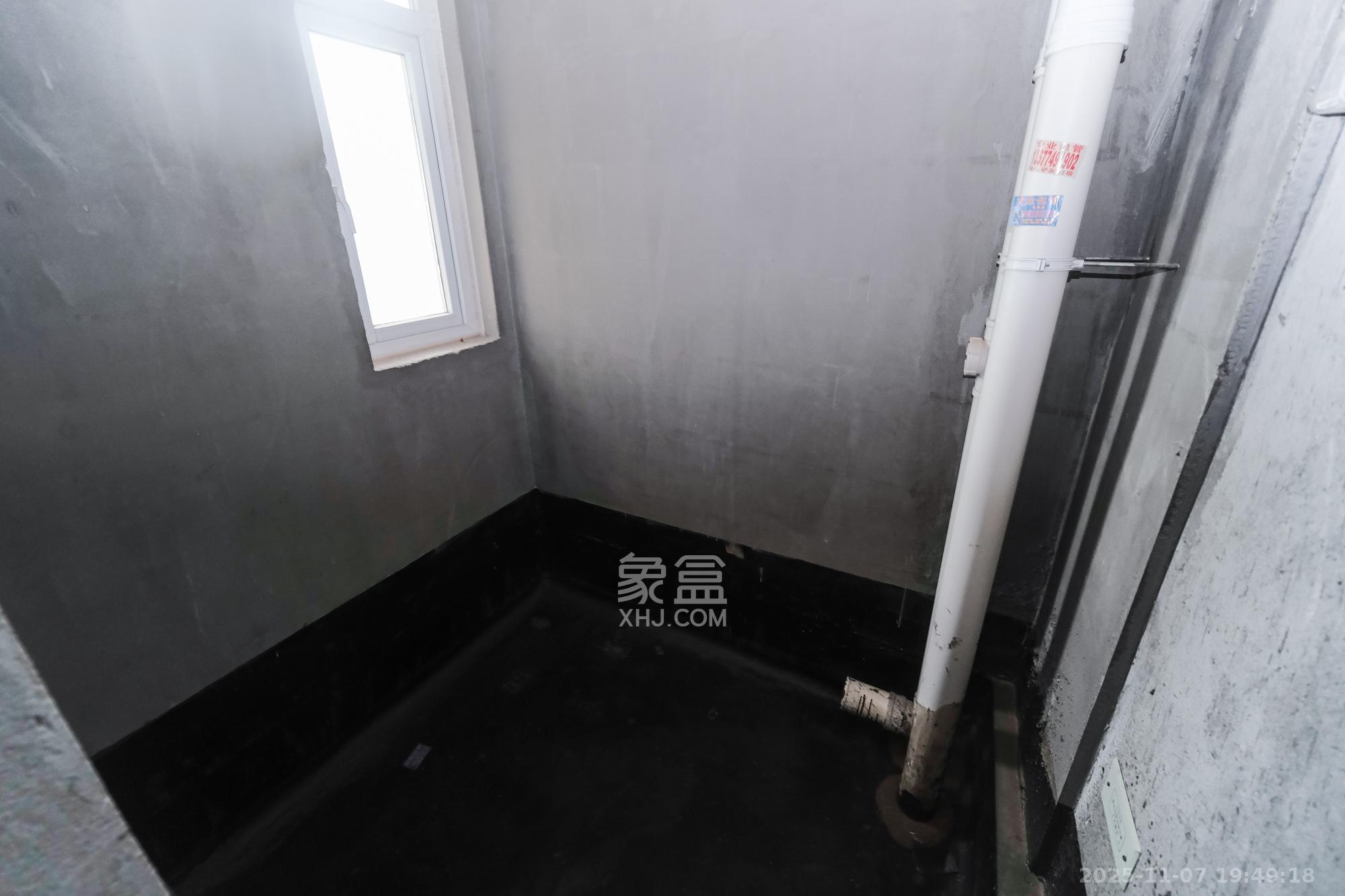 和悦城(蟠龙景苑)  3室2厅2卫    72.0万卫生间