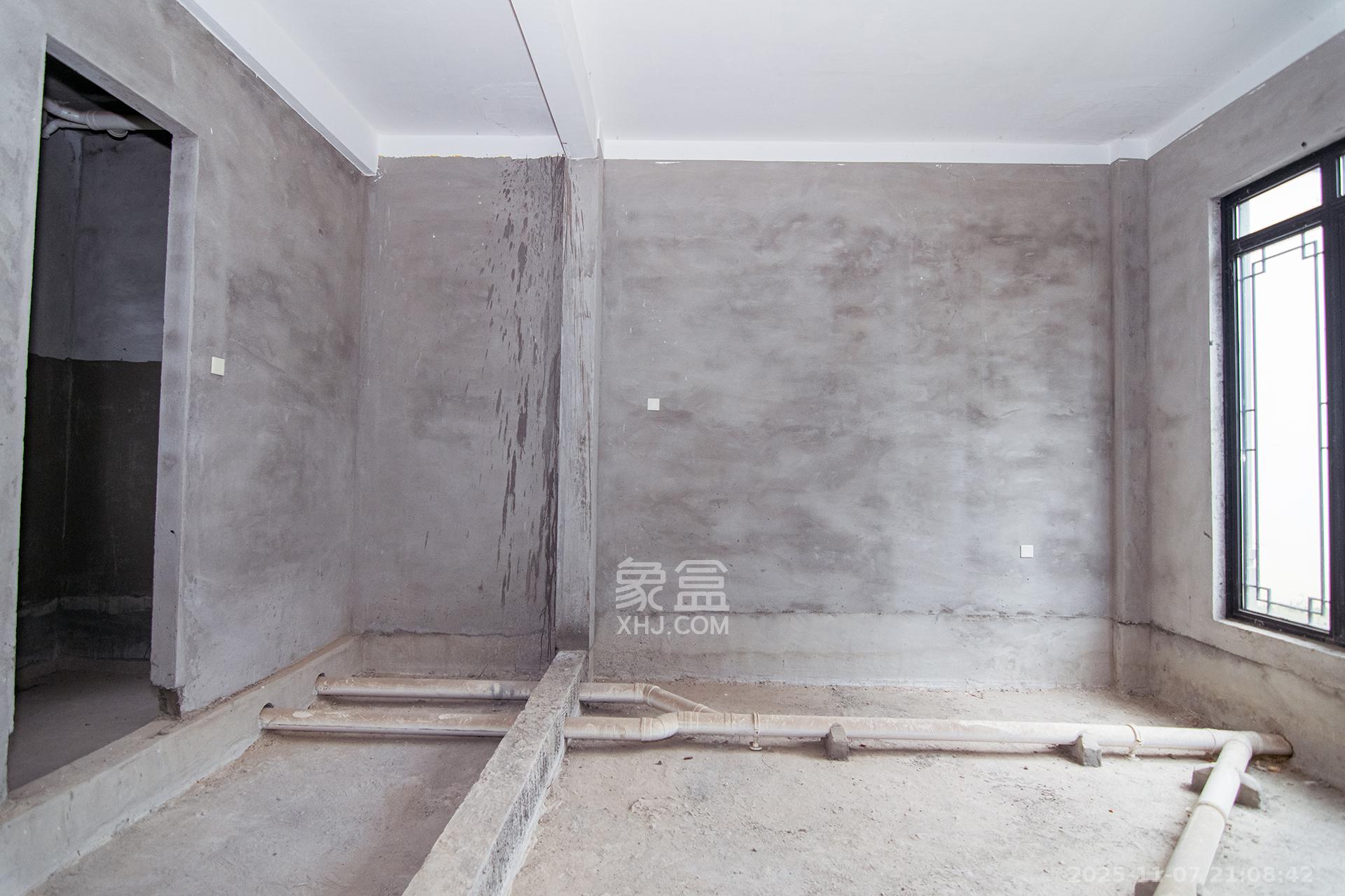 绿城高尔夫小镇  6室2厅4卫    390.0万卧室