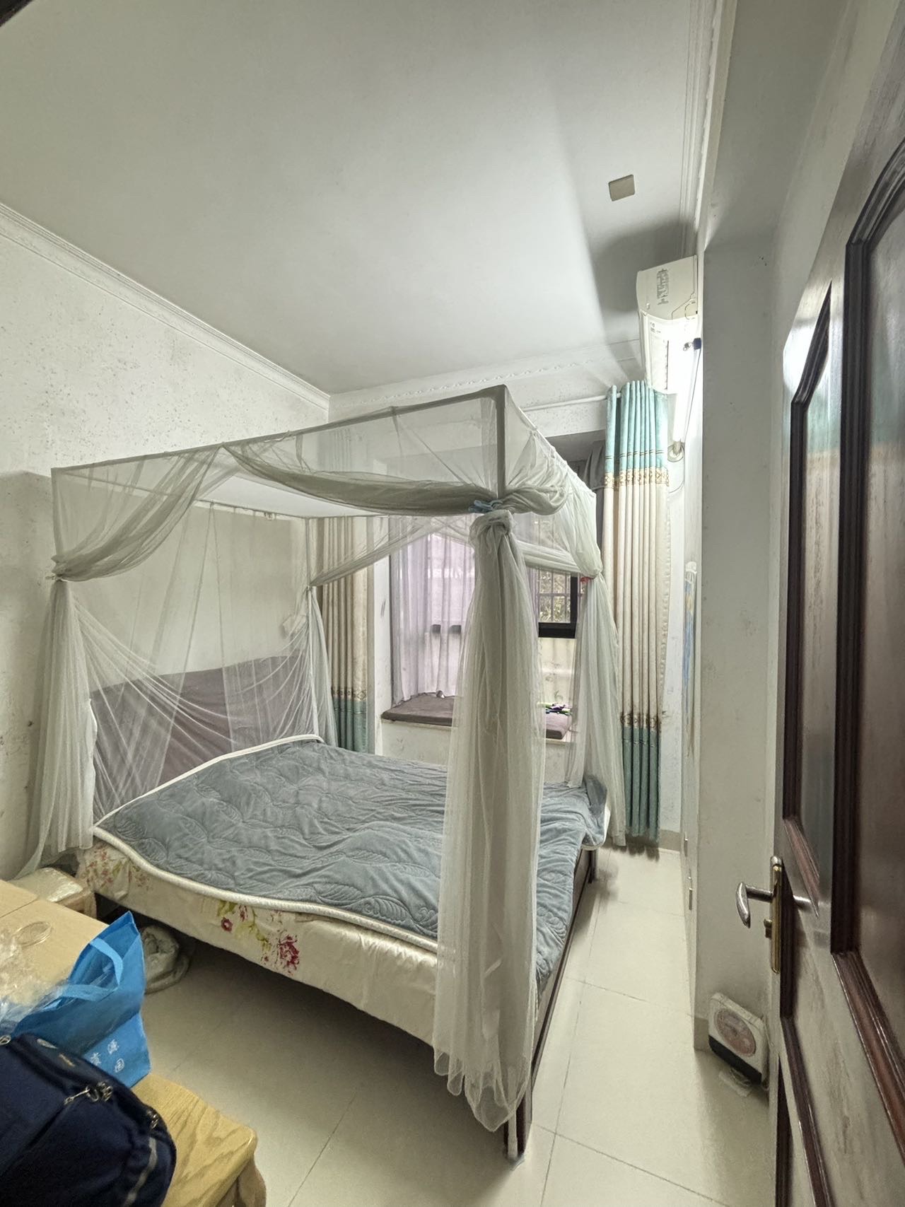 美兰新苑小区 3室2厅1卫 140.0万 美兰新苑小区 3室2厅1卫 140.0万客厅