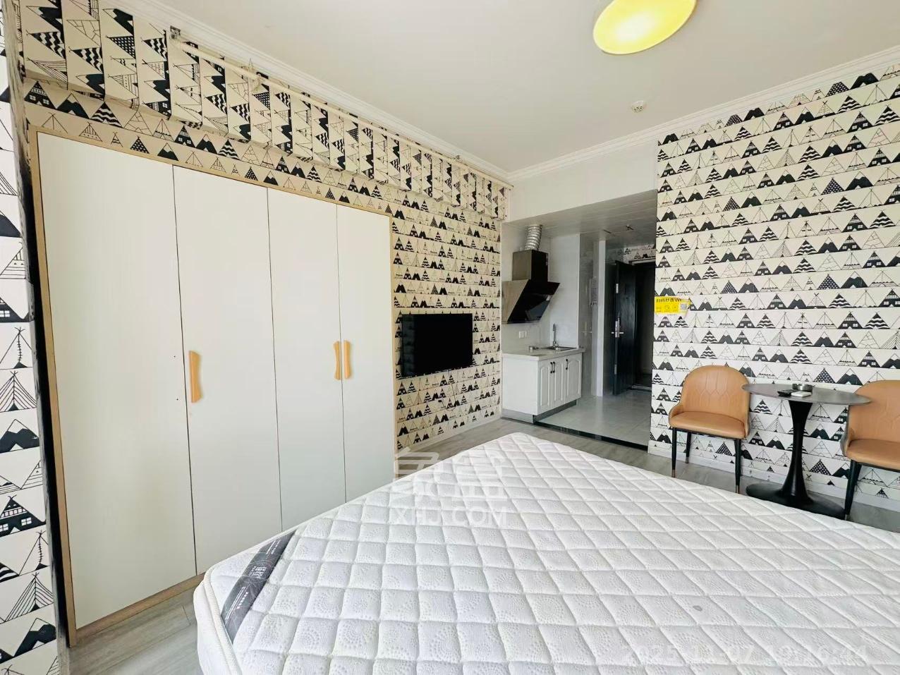 芙蓉万国城MOMA（卓越汇富苑）  1室1厅1卫    1200.0元/月