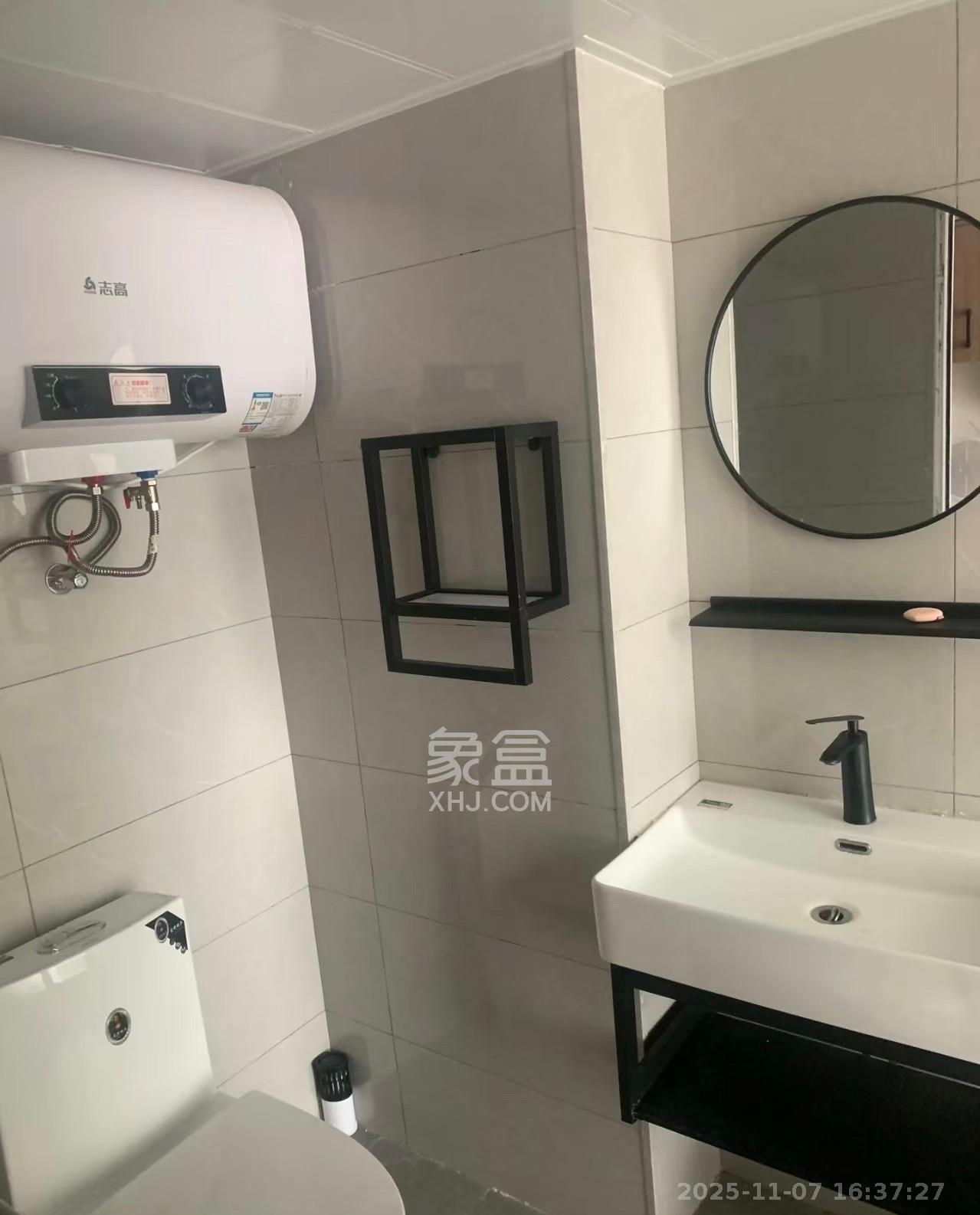 东盈商业广场（华泉城市广场）  2室2厅1卫    2400.0元/月室内图