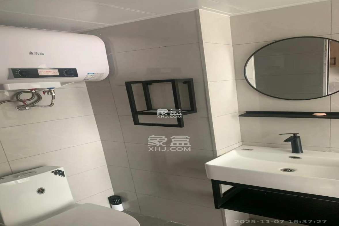 东盈商业广场(华泉城市广场) 2室2厅1卫 2400.0元/月 东盈商业广场(华泉城市广场) 2室2厅1卫 2400.0元/月室内图