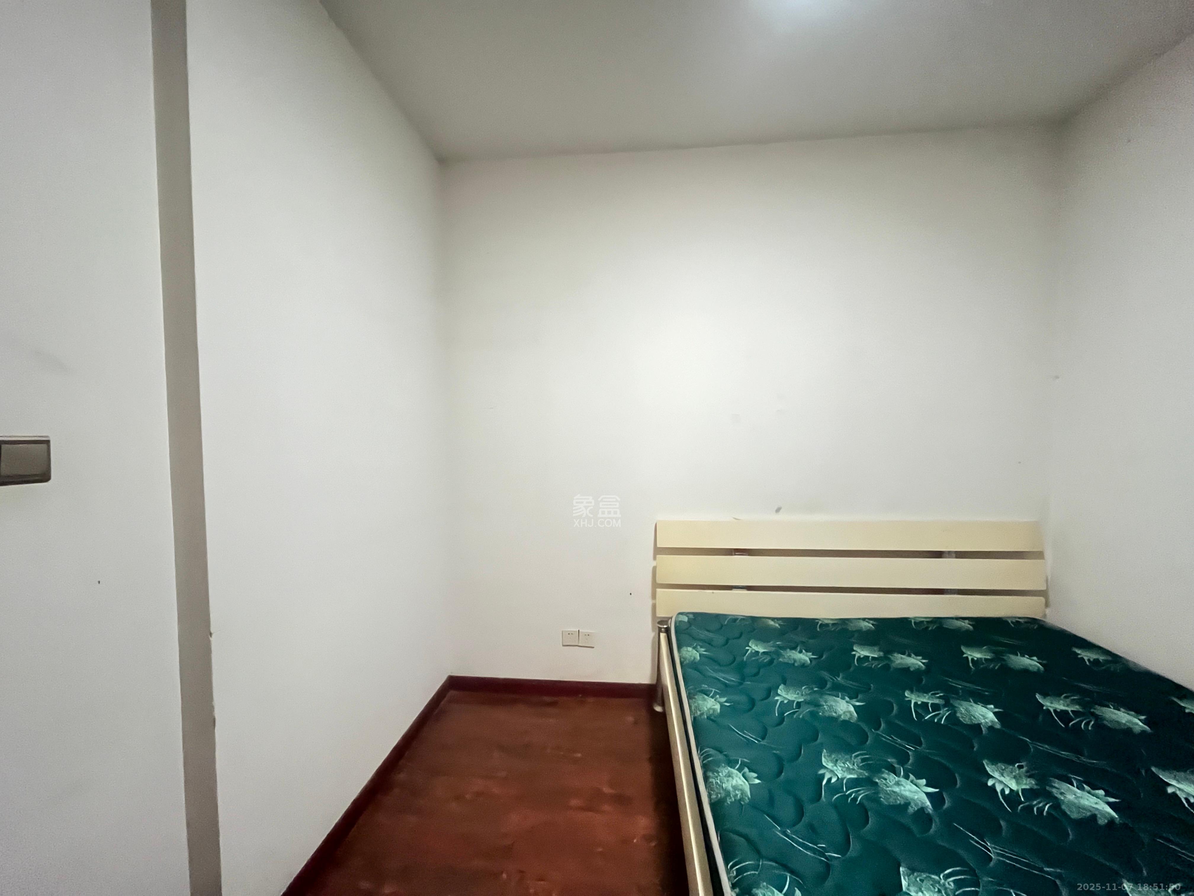 银港水晶城 2室2厅1卫 2200.0元/月 银港水晶城 2室2厅1卫 2200.0元/月室内图