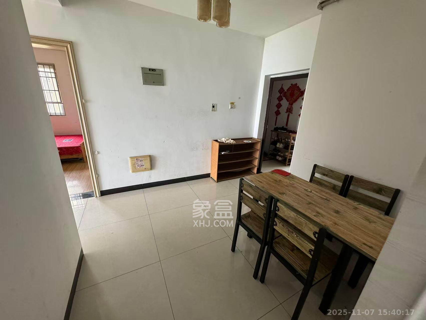 万国城(当代满庭春MOMA)三期 3室2厅1卫 2100.0元/月 万国城(当代满庭春MOMA)三期 3室2厅1卫 2100.0元/月室内图