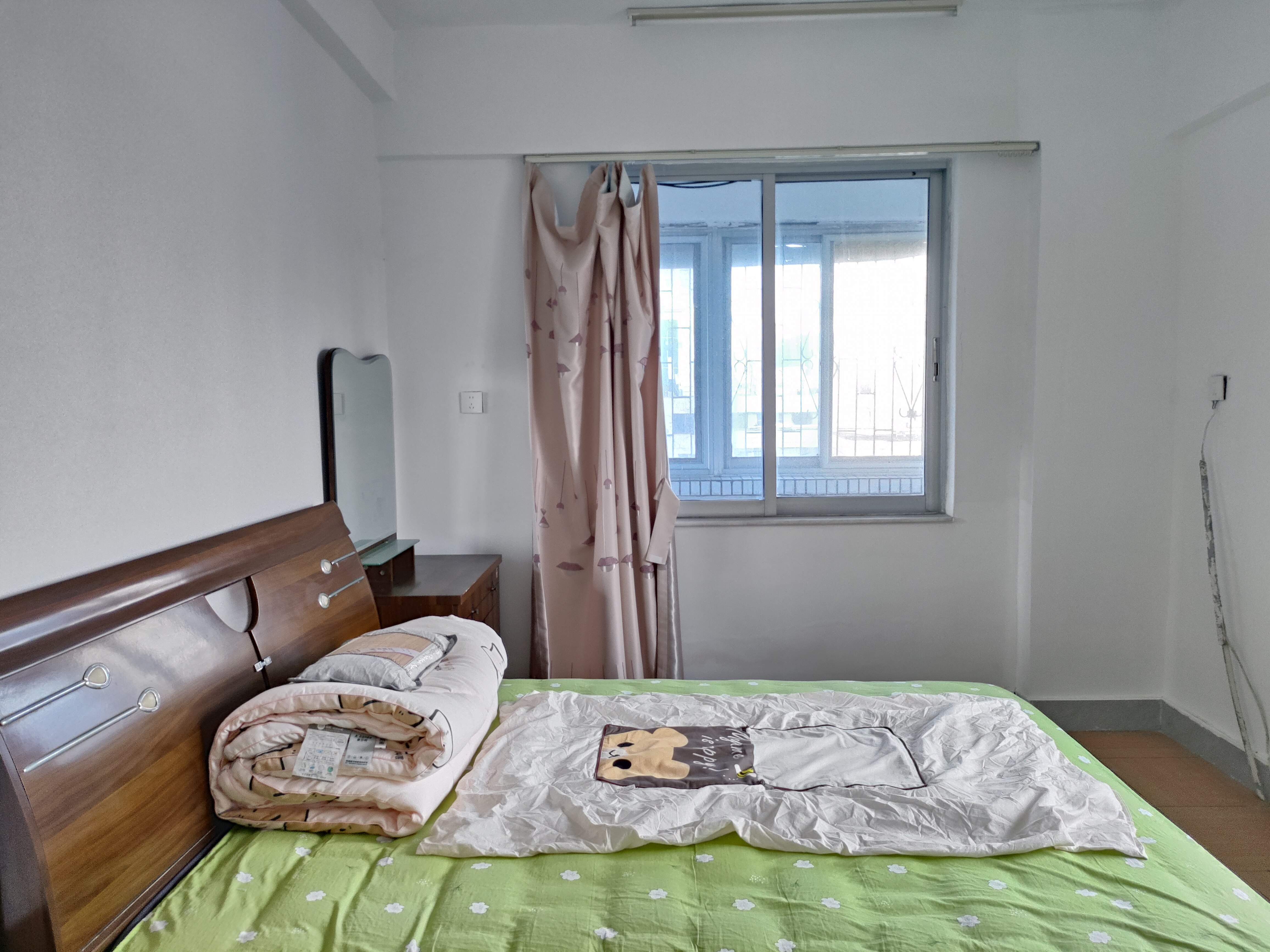 海口农行宿舍（海秀路48-1号）  3室2厅2卫    2400.0元/月室内图