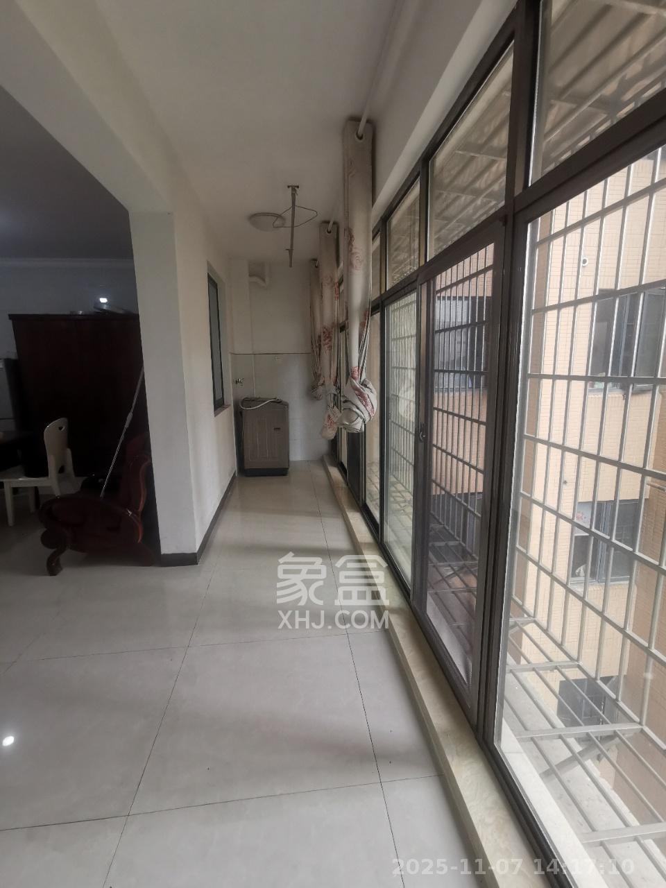 佳辉丽景鑫城 3室2厅2卫 2000.0元/月 佳辉丽景鑫城 3室2厅2卫 2000.0元/月室内图