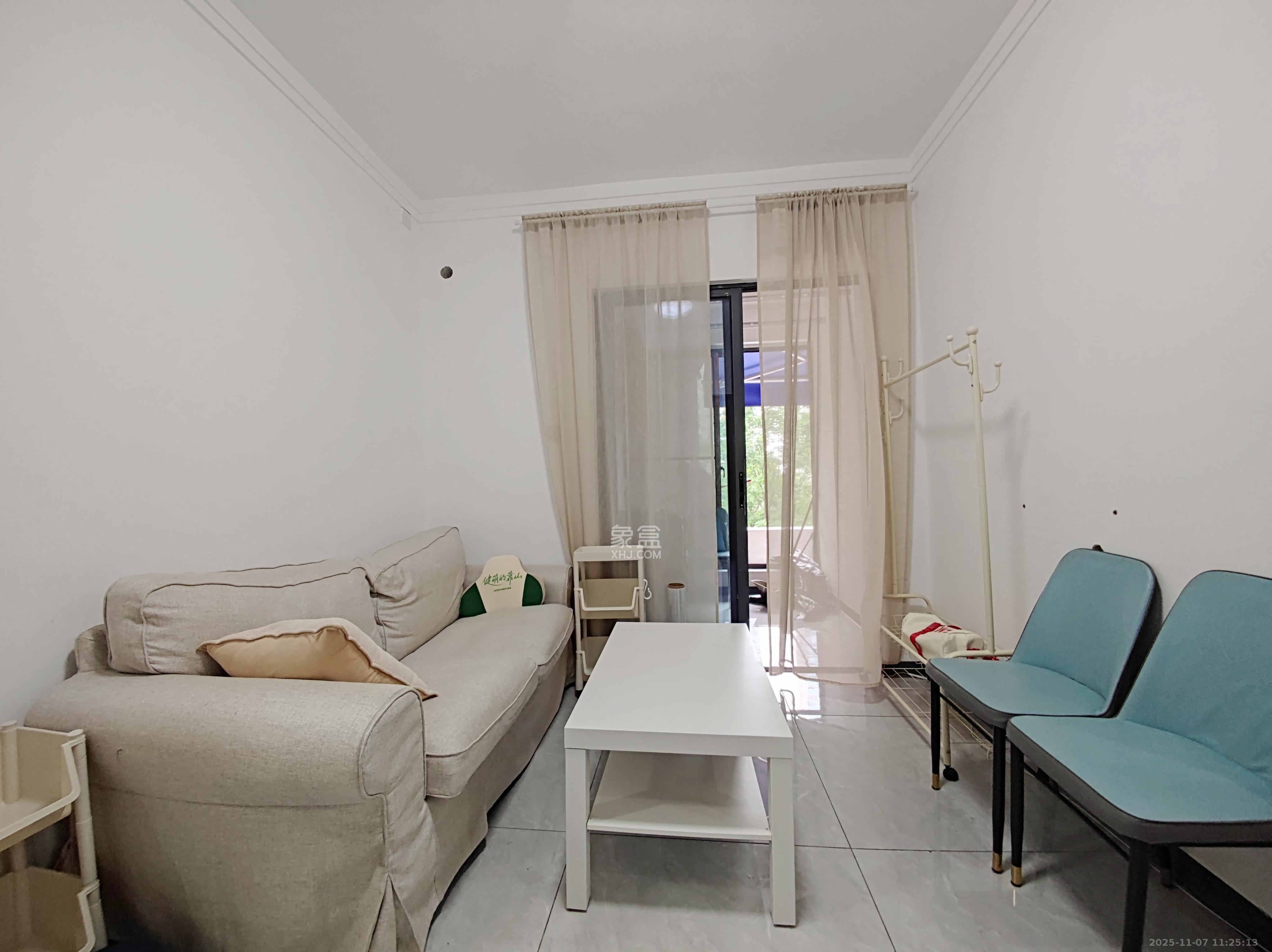 藏珑湖上国际花园 1室1厅1卫 2100.0元/月 藏珑湖上国际花园 1室1厅1卫 2100.0元/月室内图