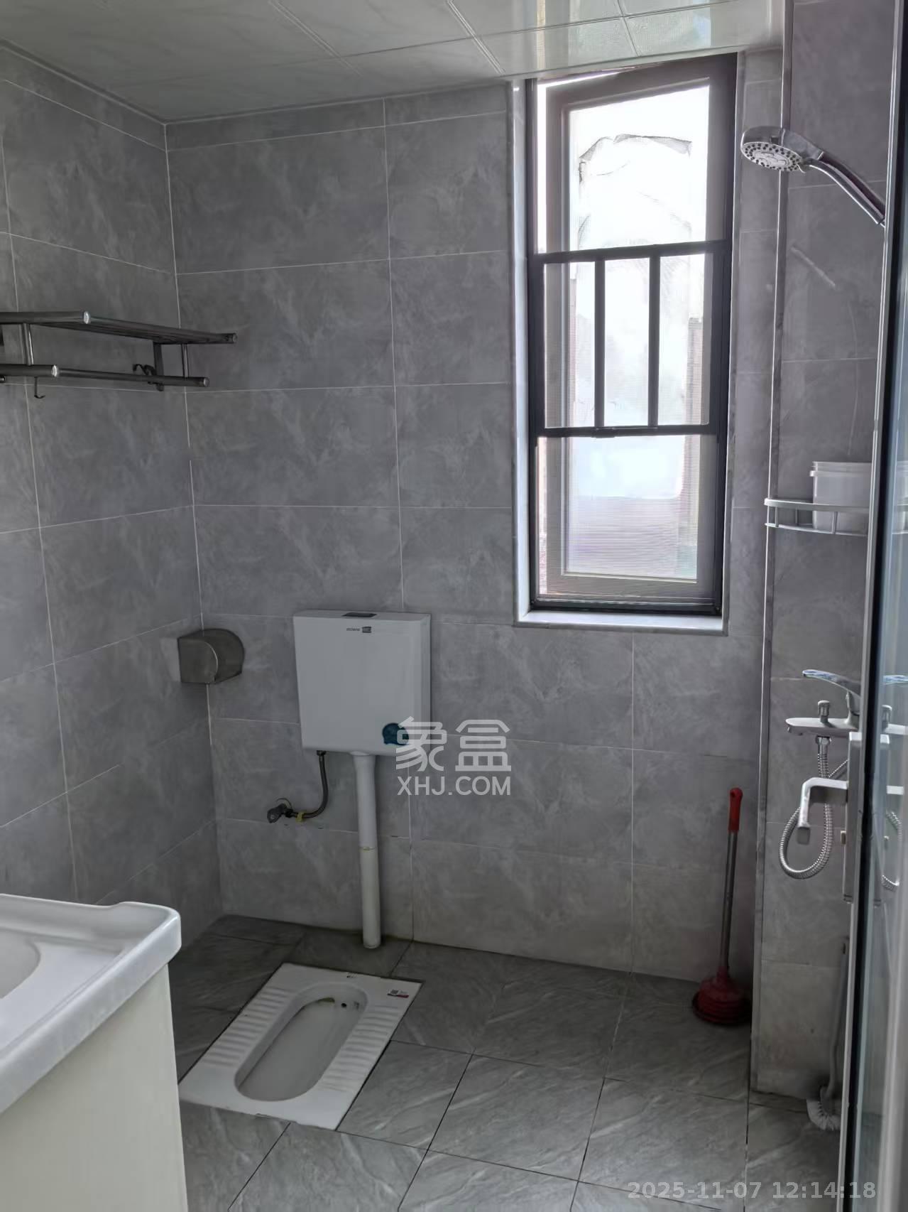 东业上城嘉苑(晟悦国际) 3室2厅2卫 2200.0元/月 东业上城嘉苑(晟悦国际) 3室2厅2卫 2200.0元/月室内图